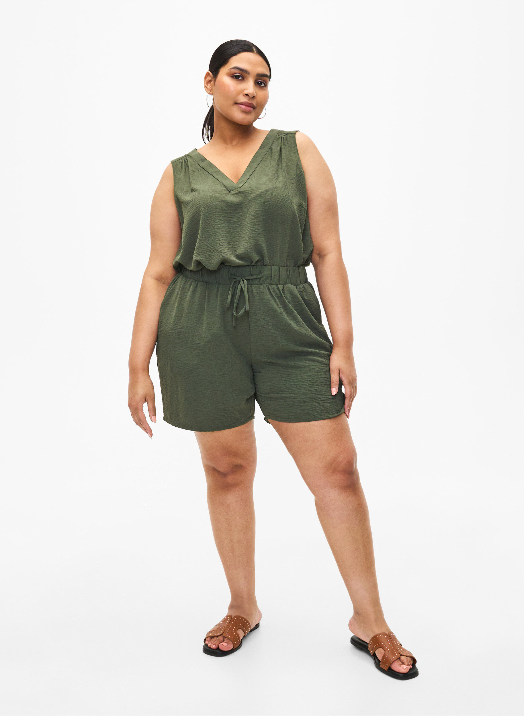 ZizziKorte broek met zakken en elastische tailleband, Groen, Model image number 1