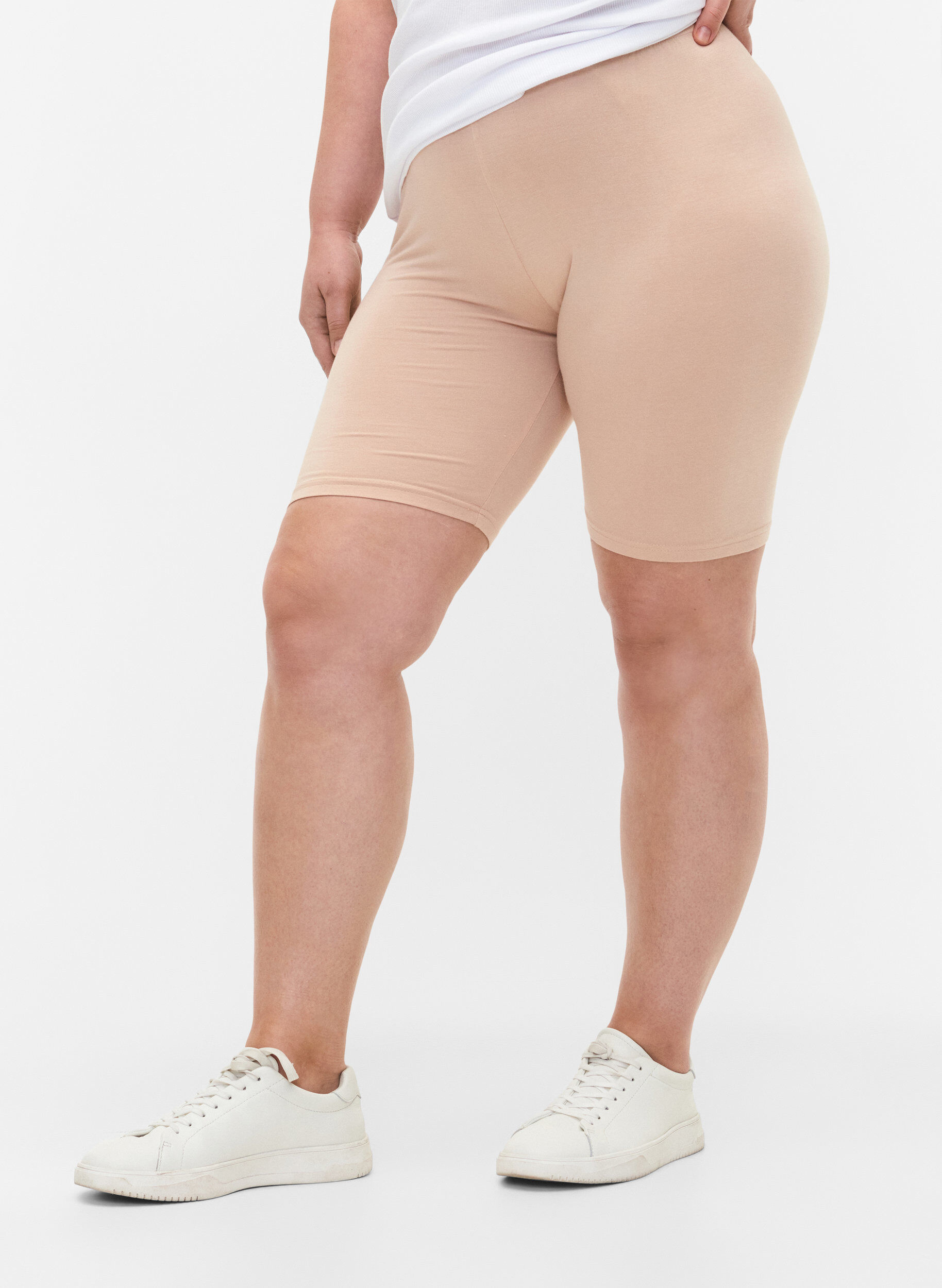 ZizziShort cycliste de base de couleur unie, Beige, Model image number 0