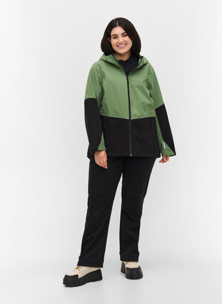 Veste de randonnée imperméable à capuche, Hedge Green Comb, Model image number 3