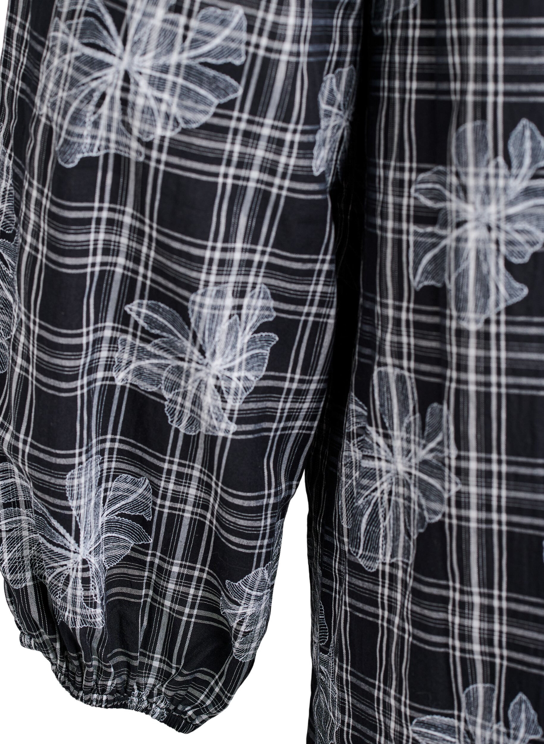 Zizzi Robe courte &agrave; imprim&eacute; &agrave; carreaux et floral, Noir, Packshot image number 3