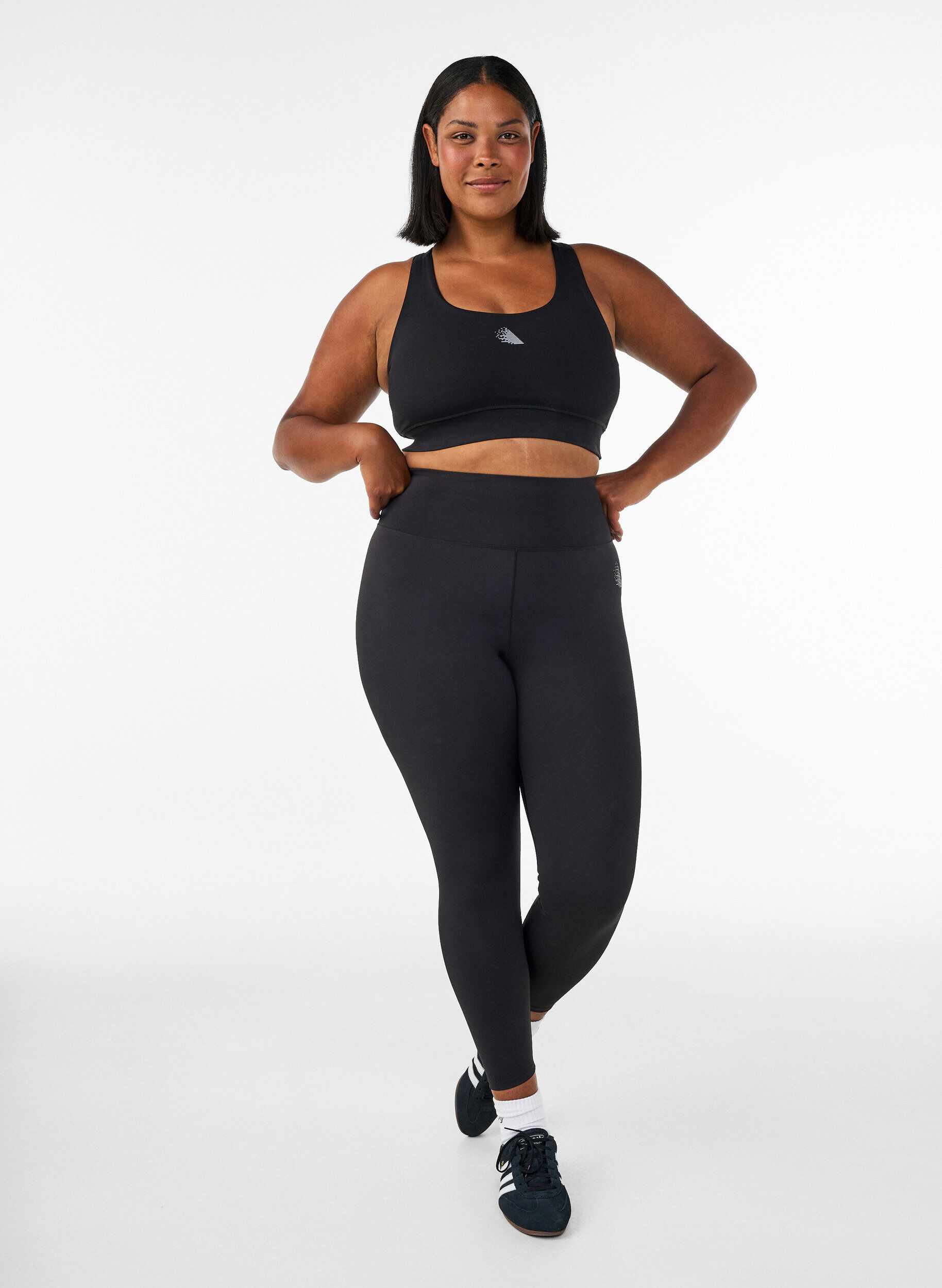 Trainingspanties met high waist en zak in de tailleband, Zwart, Model