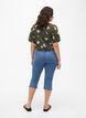 FLASH - Pantalon capri en denim à taille haute et coupe ajustée, Bleu Clair, Model image number 2