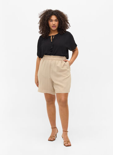 Losse viscose shorts, Oxford Tan, Model image number 0