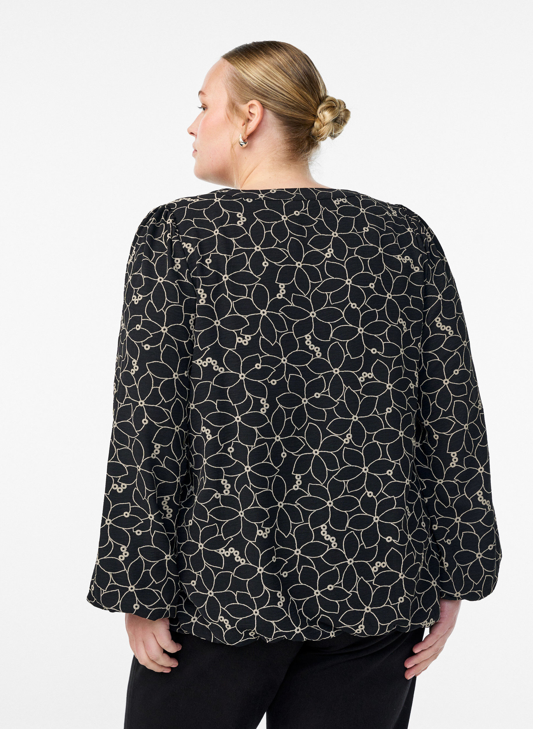ZizziBlouse met lange mouwen met bloemenborduursel, Zwart, Model image number 2