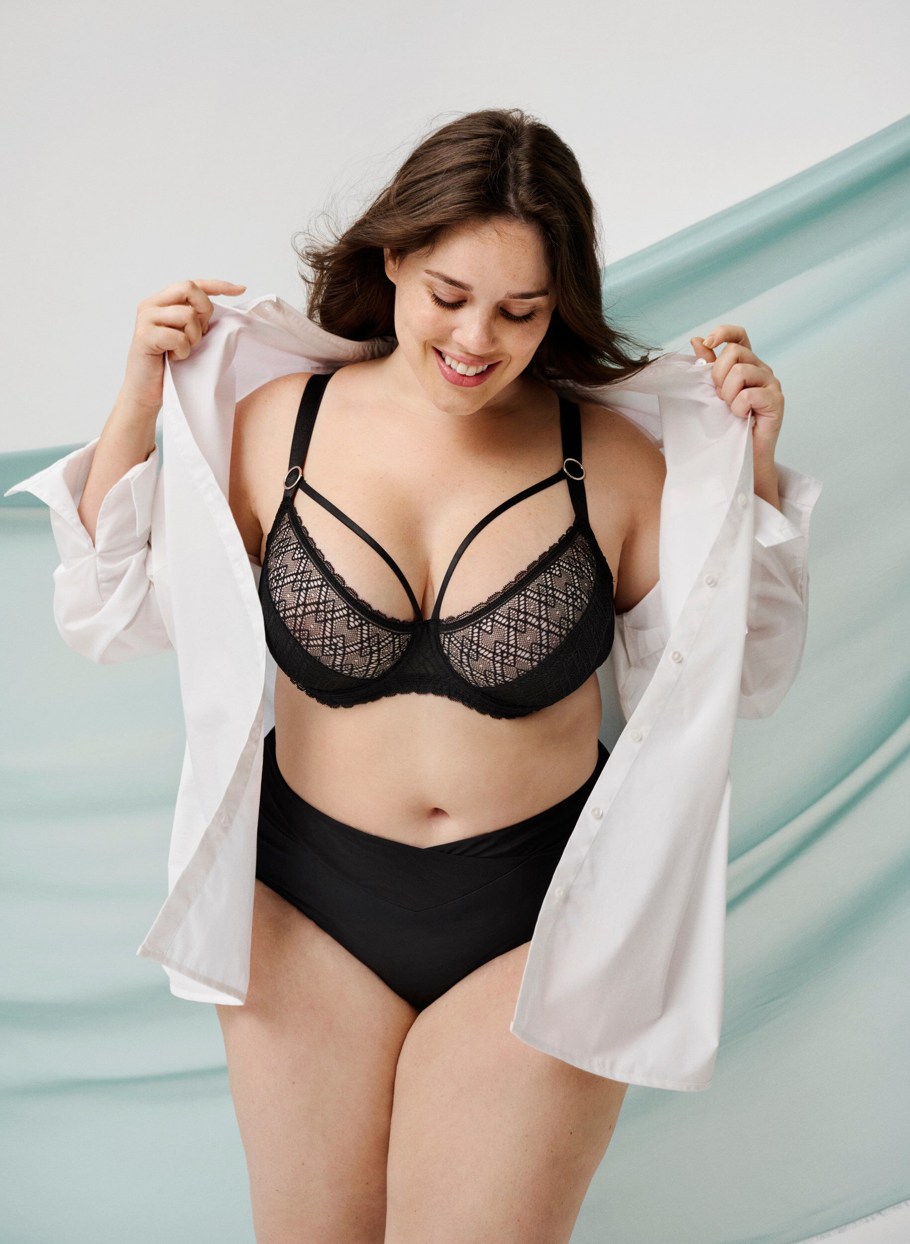 Zizzi Kanten balconette met stringdetail, Zwart, Image image number 0