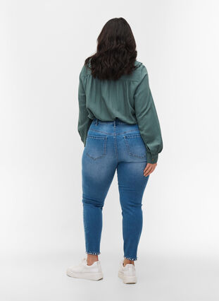 Cropped Amy jeans met parels, Light blue denim, Model image number 1