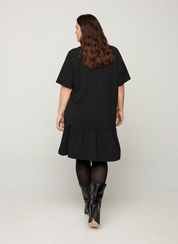 Robe trapèze texturée à manches courtes, Black, Model image number 1