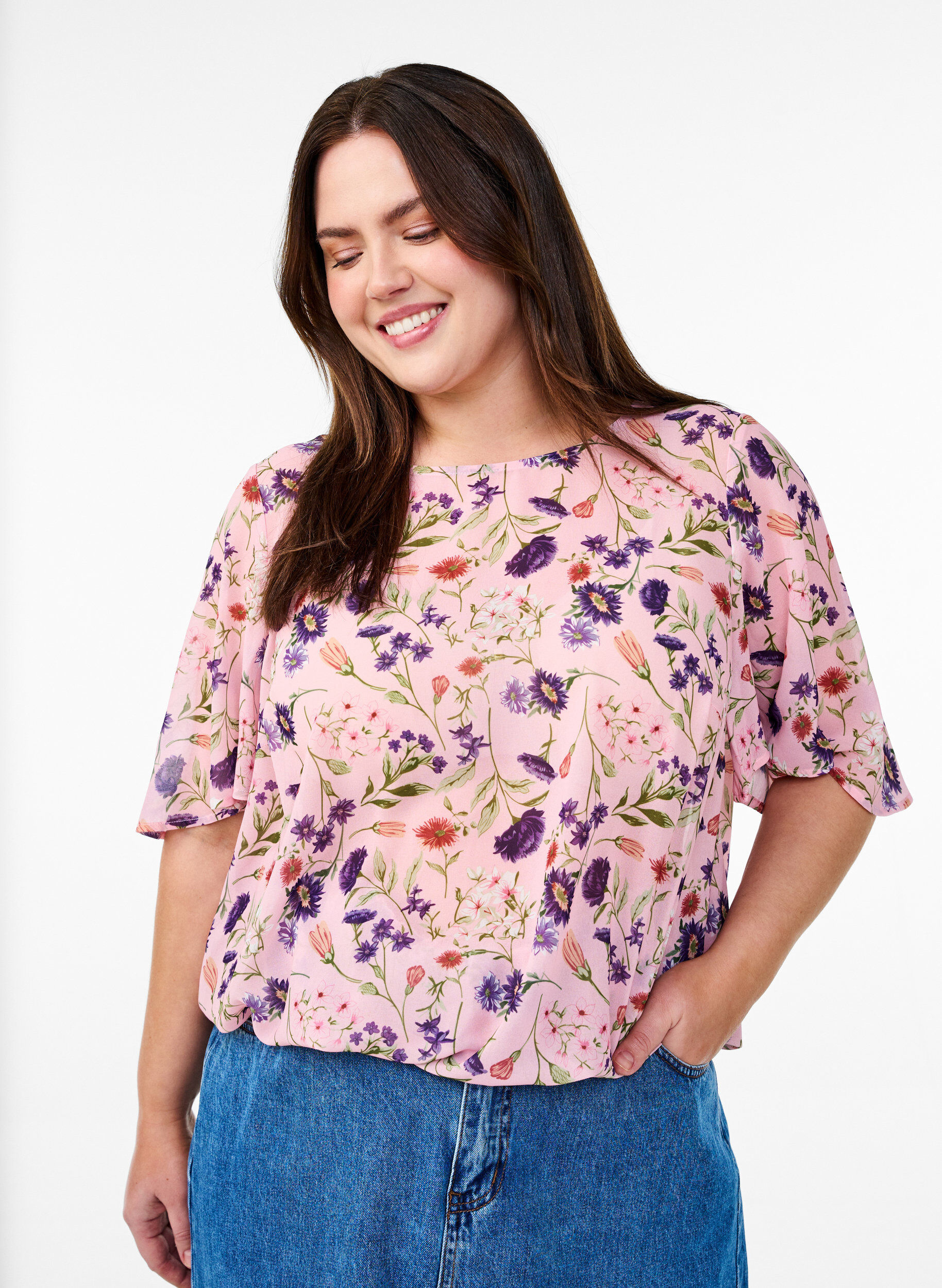 Bloemenblouse met korte mouwen en smokwerk, Roze, Model
