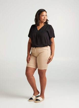 slim fit Emily shorts met normale taille, Nomad, Model image number 2
