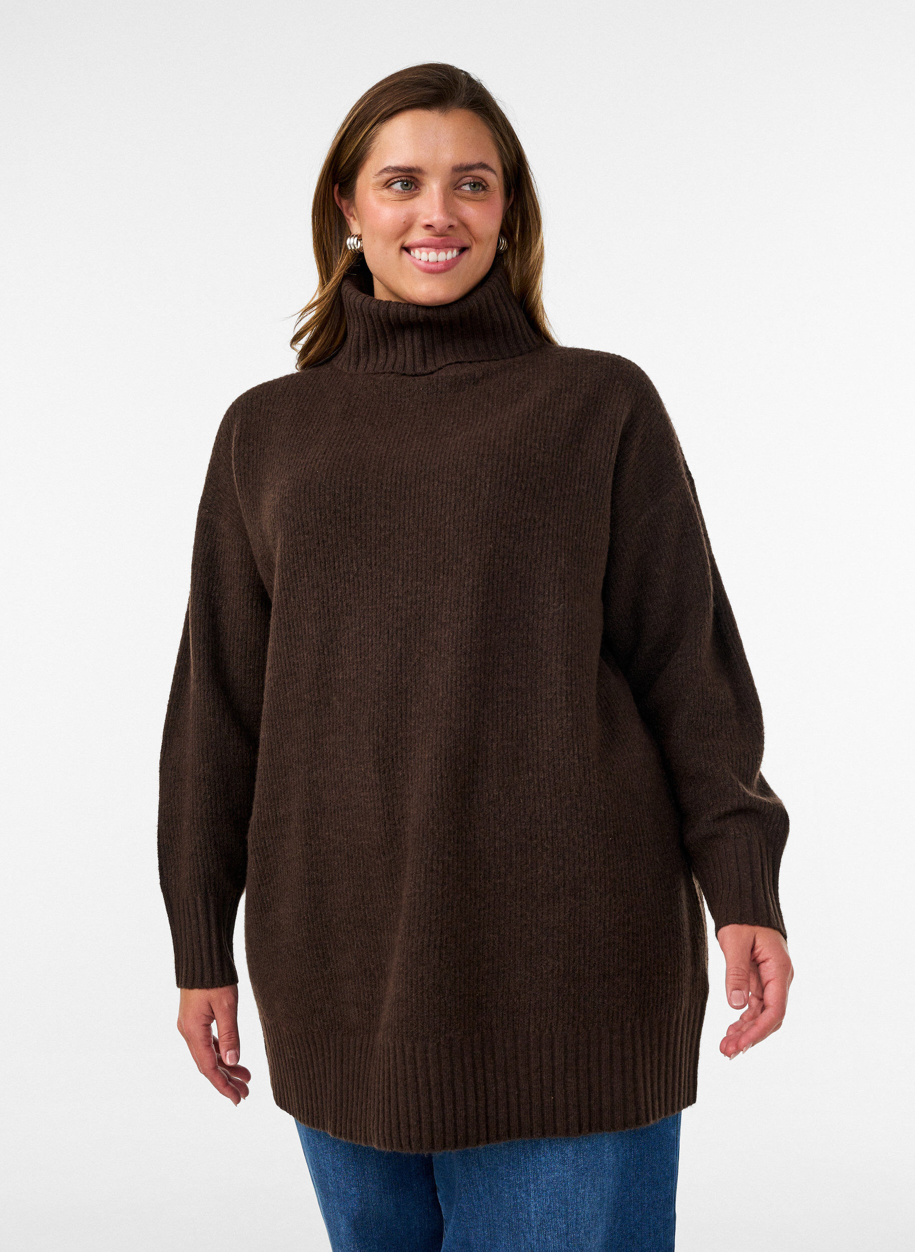 ZizziPull en maille l&acirc;che avec col roul&eacute;, Marron, Model image number 0
