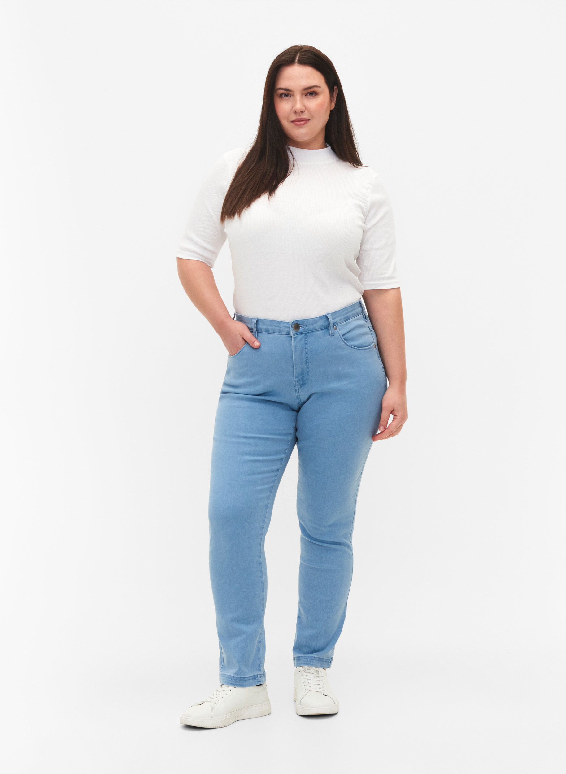ZizziJeans Emily Slim fit &agrave; taille r&eacute;guli&egrave;re, Bleu Clair, Model image number 0