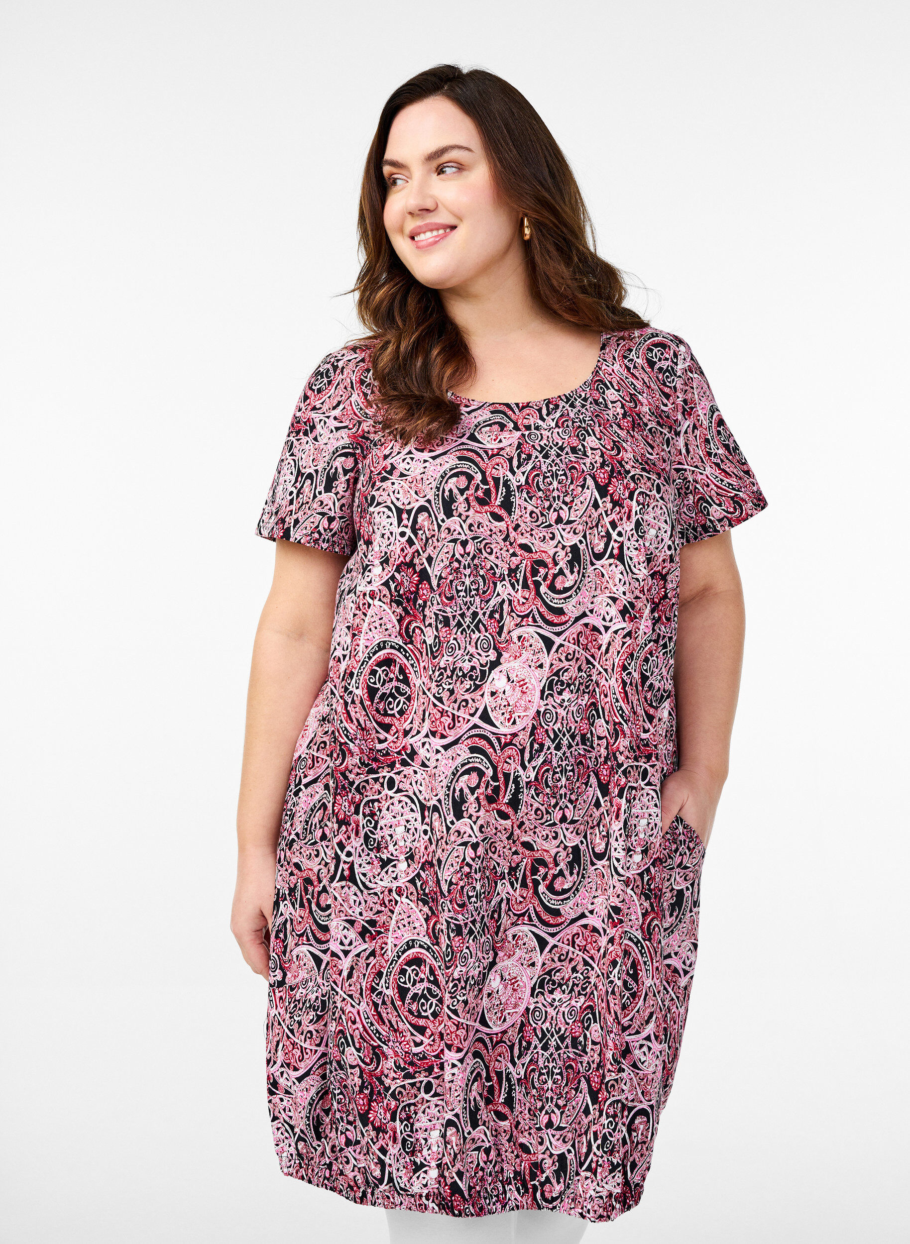 Katoenen jurk met korte mouwen en print, Zwart, Model