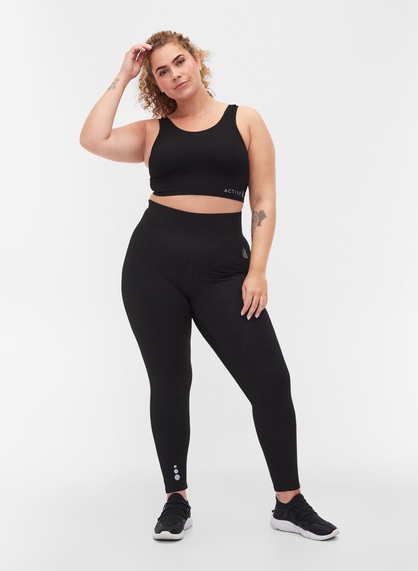 Sport-bh met gekruiste rug en effen kleur, Black, Model image number 3