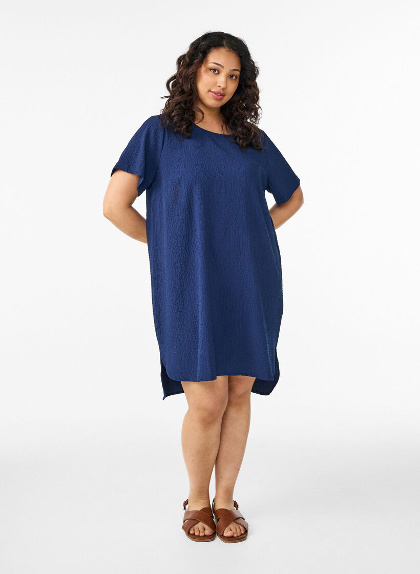 Robe courte avec texture froiss&eacute;e et manches courtes, Bleu, Model image number 1