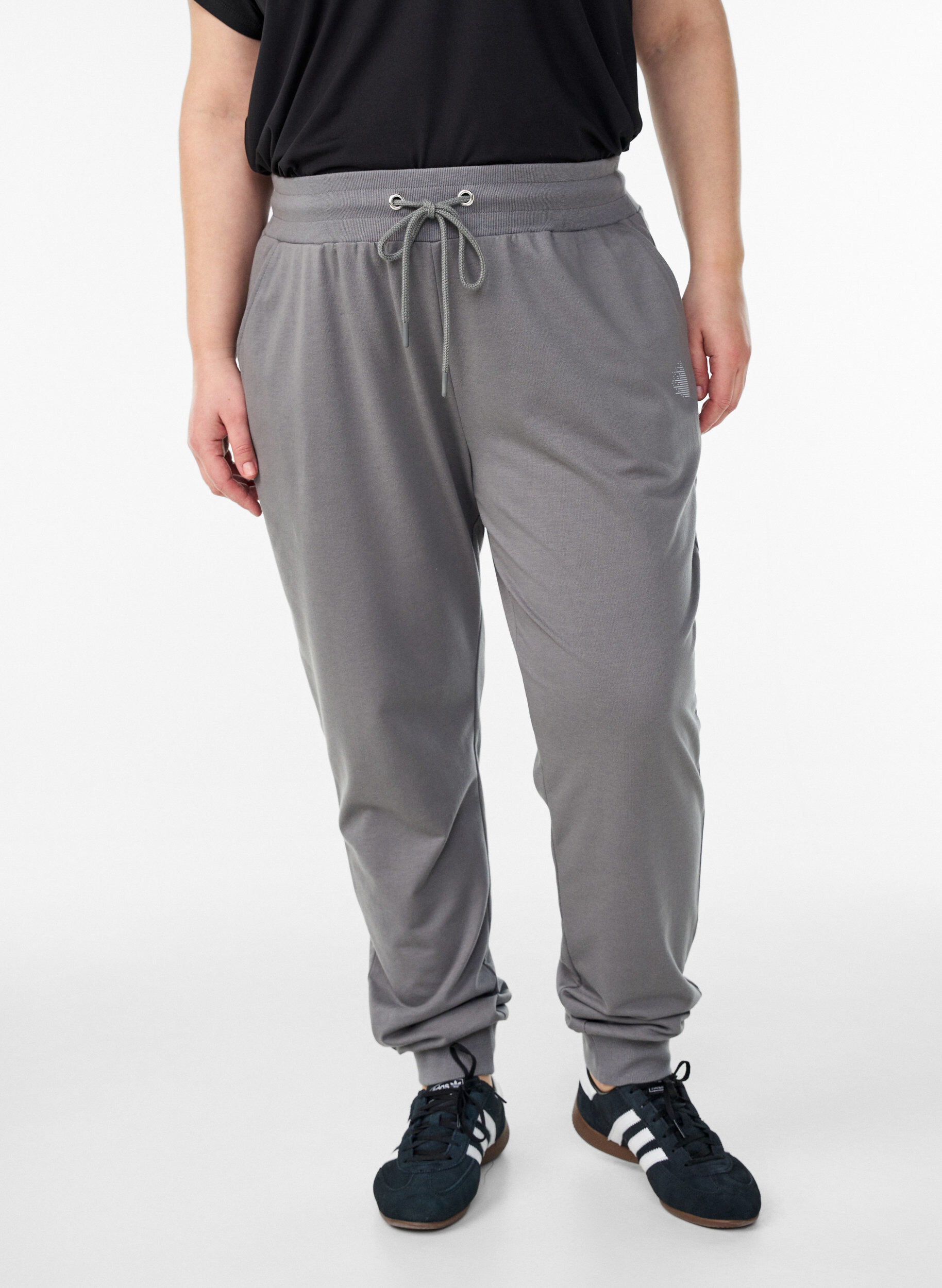 Pantalon de surv&ecirc;tement ample avec poches, Gris, Model