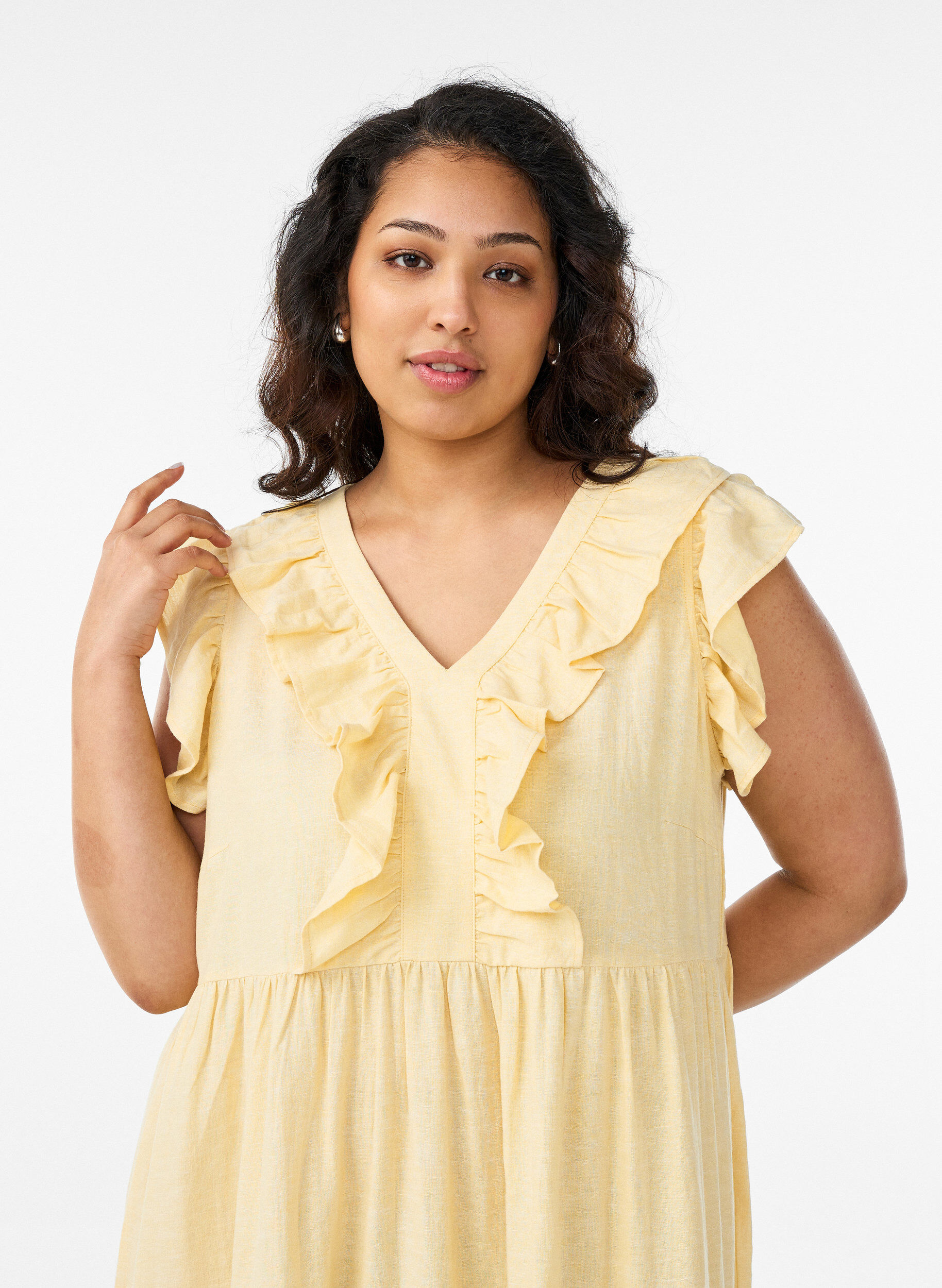 ZizziRobe midi sans manches en lin et viscose avec volants, Jaune clair, Model image number 2