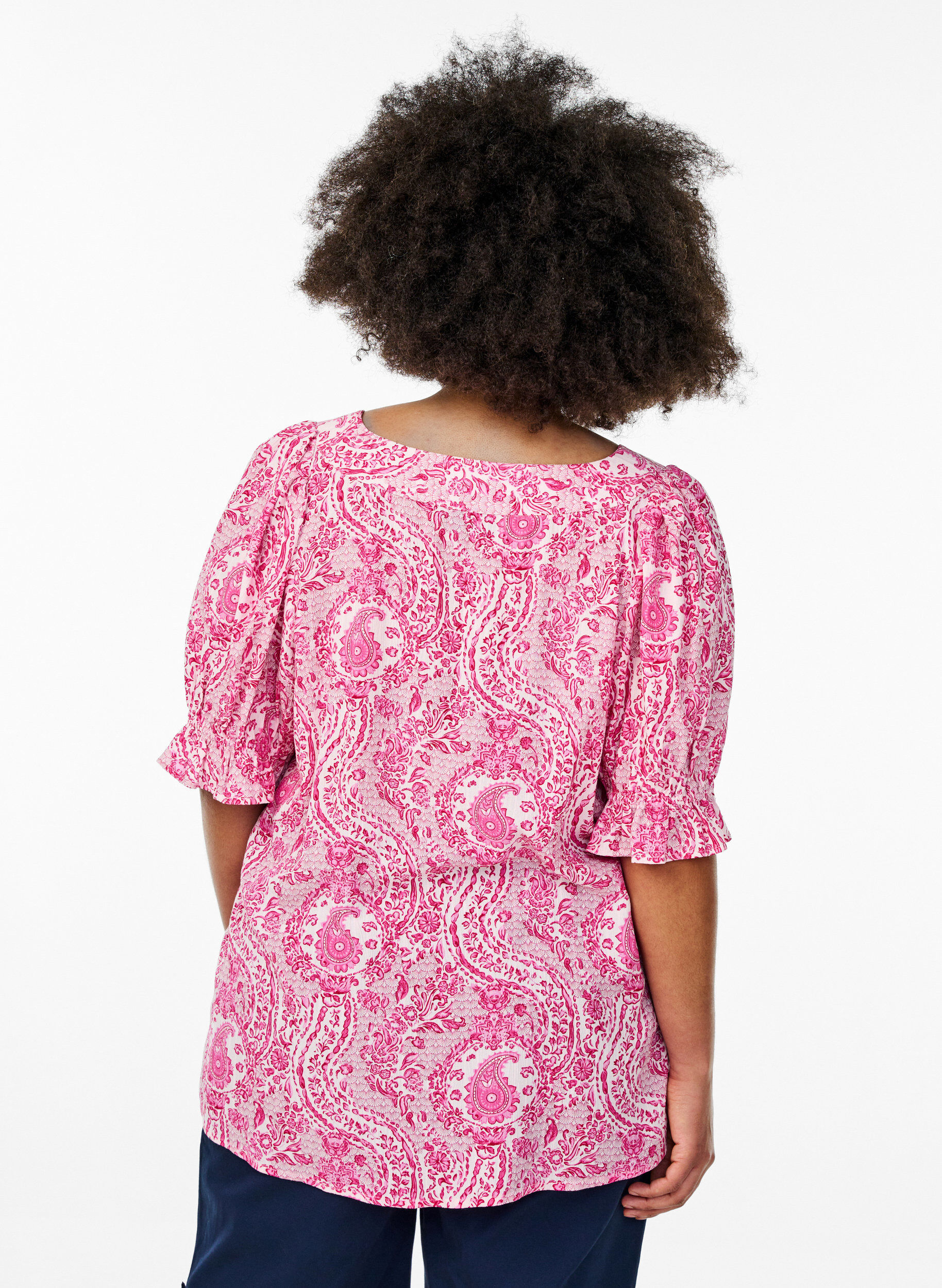 Zizzi Chemisier en viscose avec imprim&eacute; paisley et encolure carr&eacute;e, Rose, Model image number 2