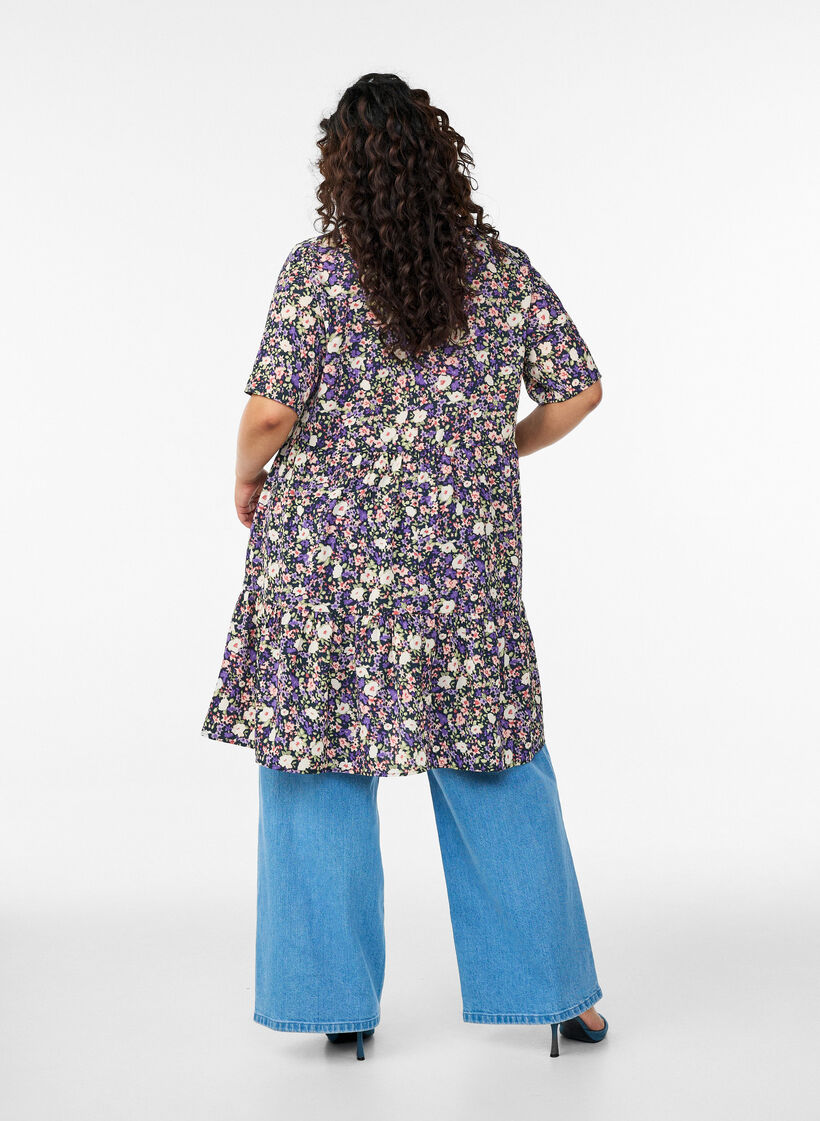 Robe &agrave; manches courtes coupe trap&egrave;ze avec d&eacute;coupes, Violet, Model image number 2