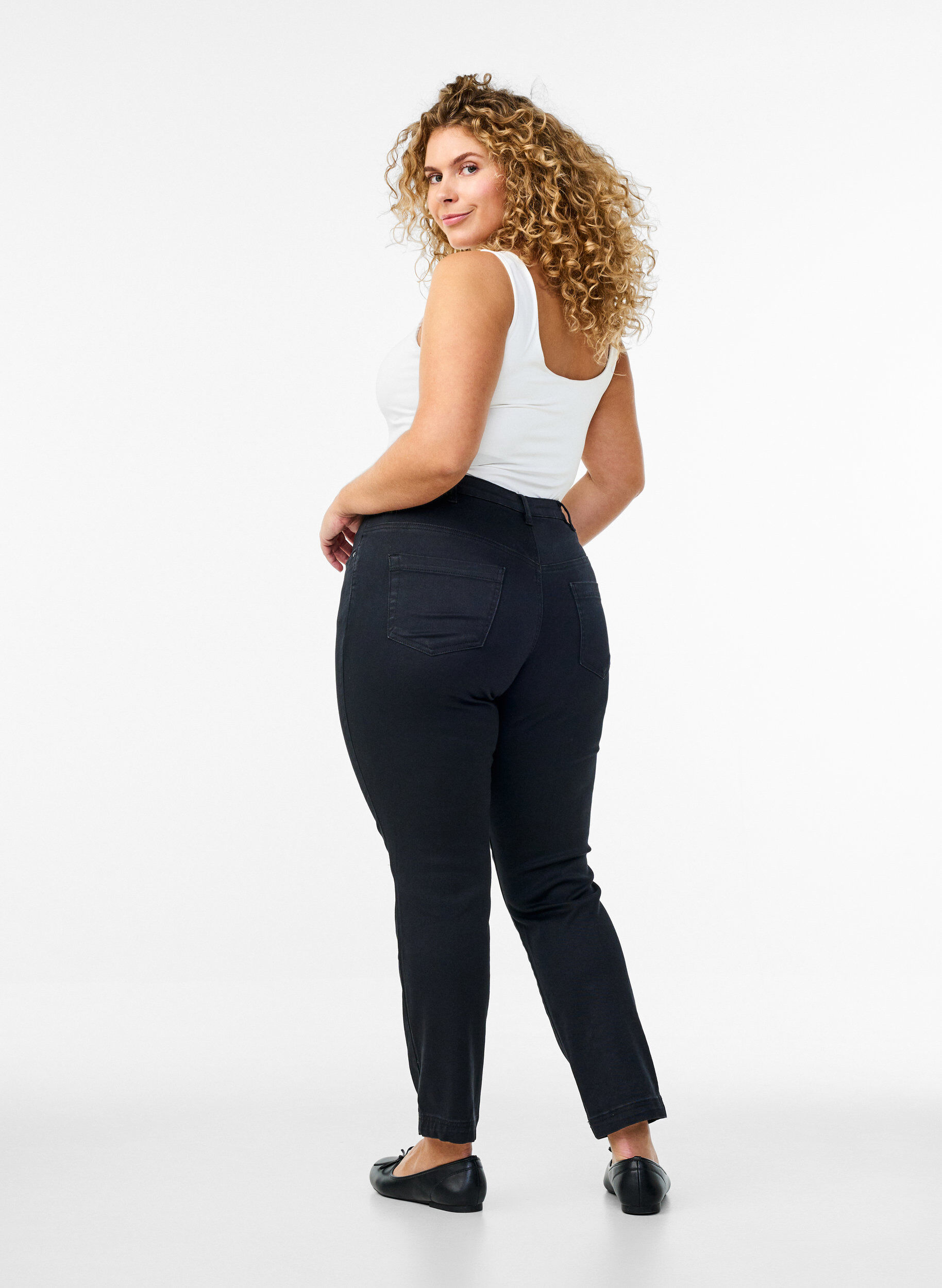 ZizziSlim fit Emily jeans met normale taille, Zwart, Model image number 1