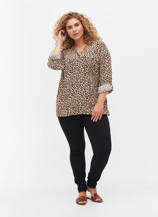 Viscose blouse met lange mouwen in dierenprint, Leo AOP, Model image number 2
