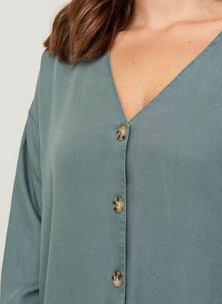 Lyocell blouse met v-hals, Balsam Green, Model image number 2