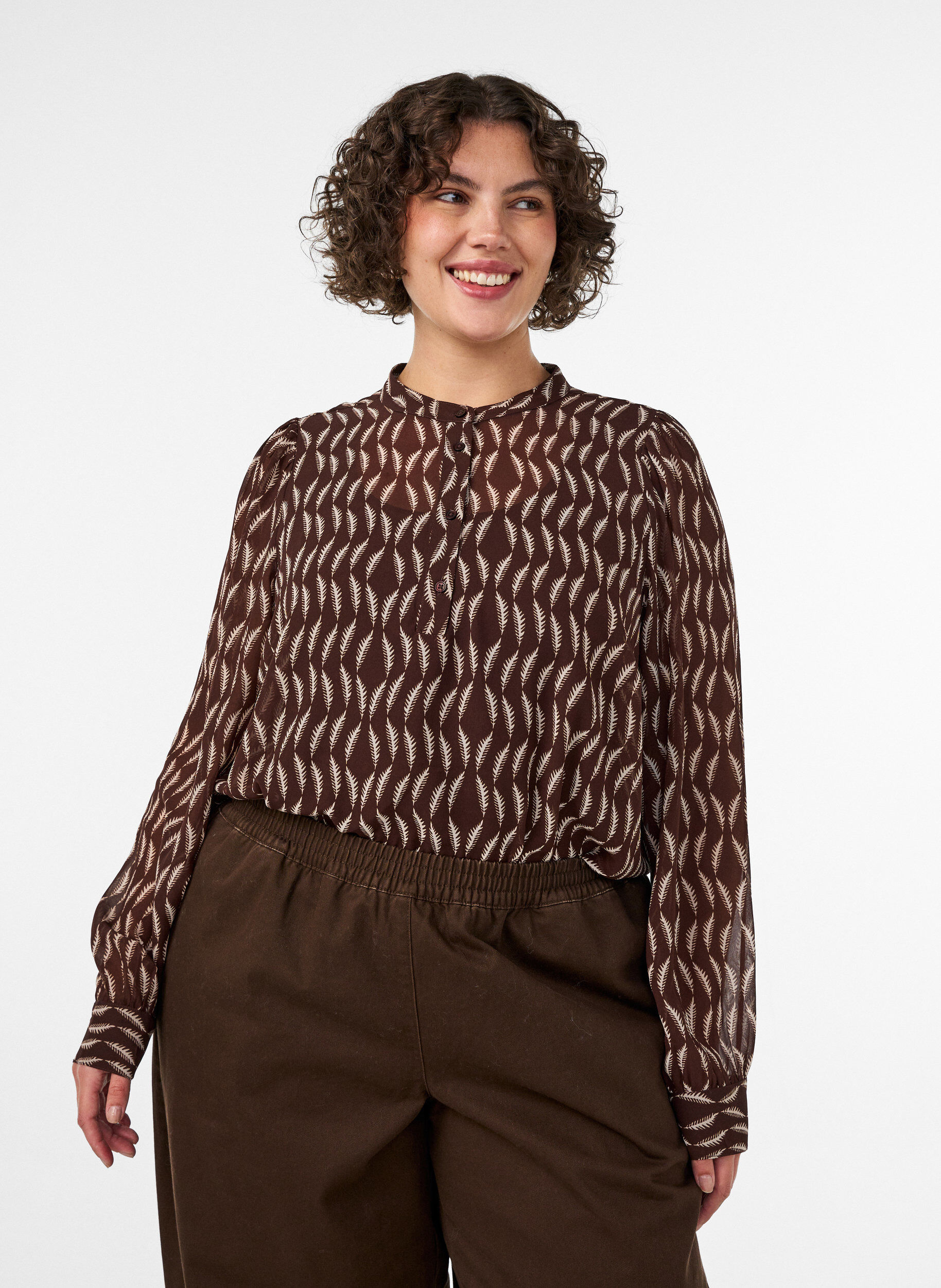 ZizziBlouse met all-overprint en korte knoopsluiting, Bruin, Model image number 0