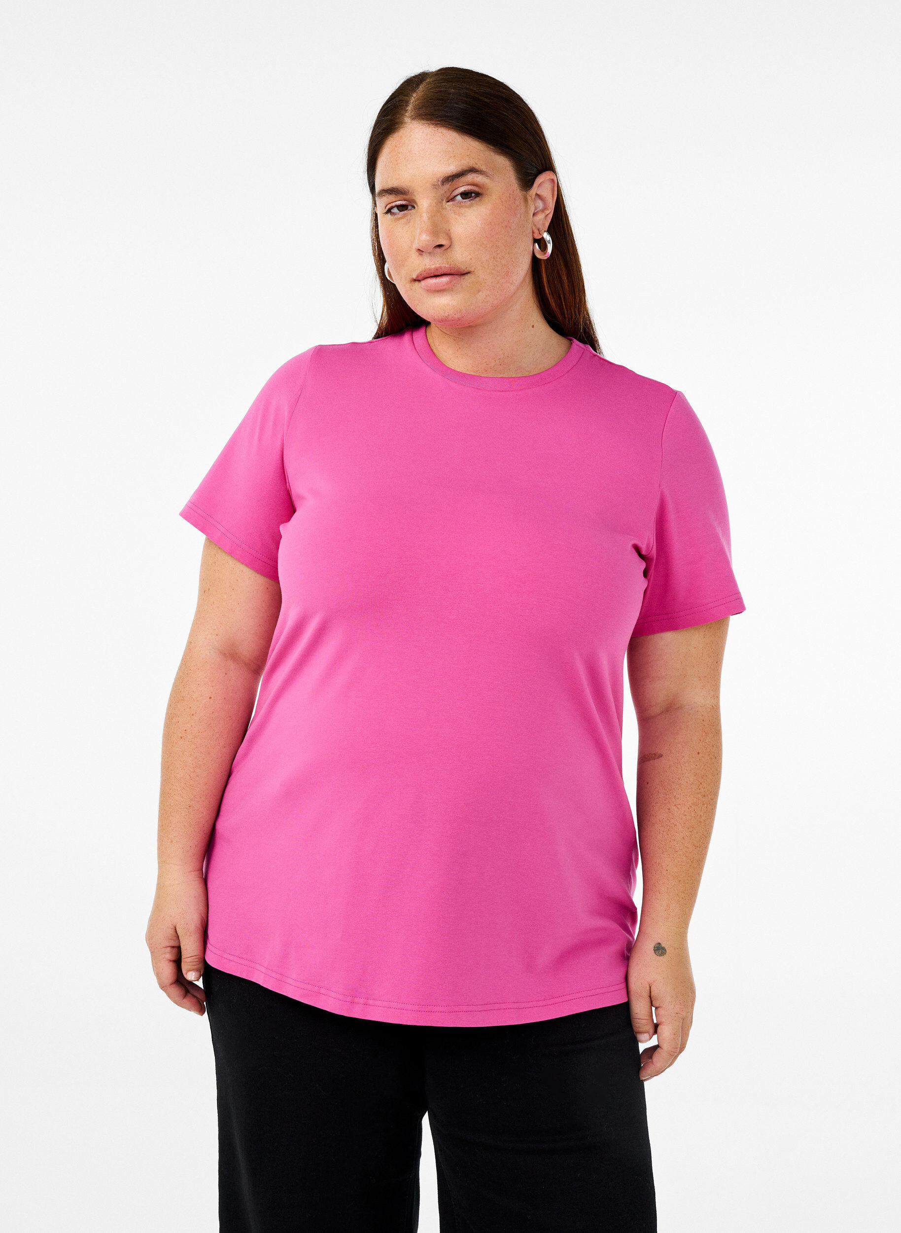T-shirt in biologisch katoen met een ronde hals, Raspberry Rose, Model