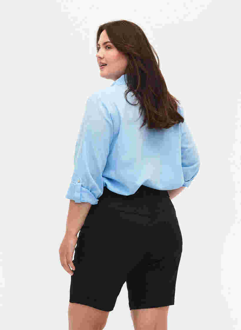 slim fit Emily shorts met normale taille, Black solid, Model image number 1
