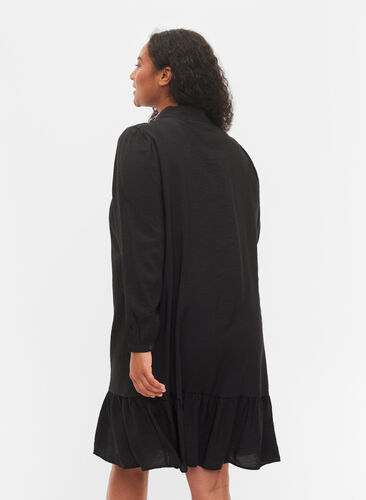 Robe-chemise en viscose avec bordure à volants, Black, Model image number 1