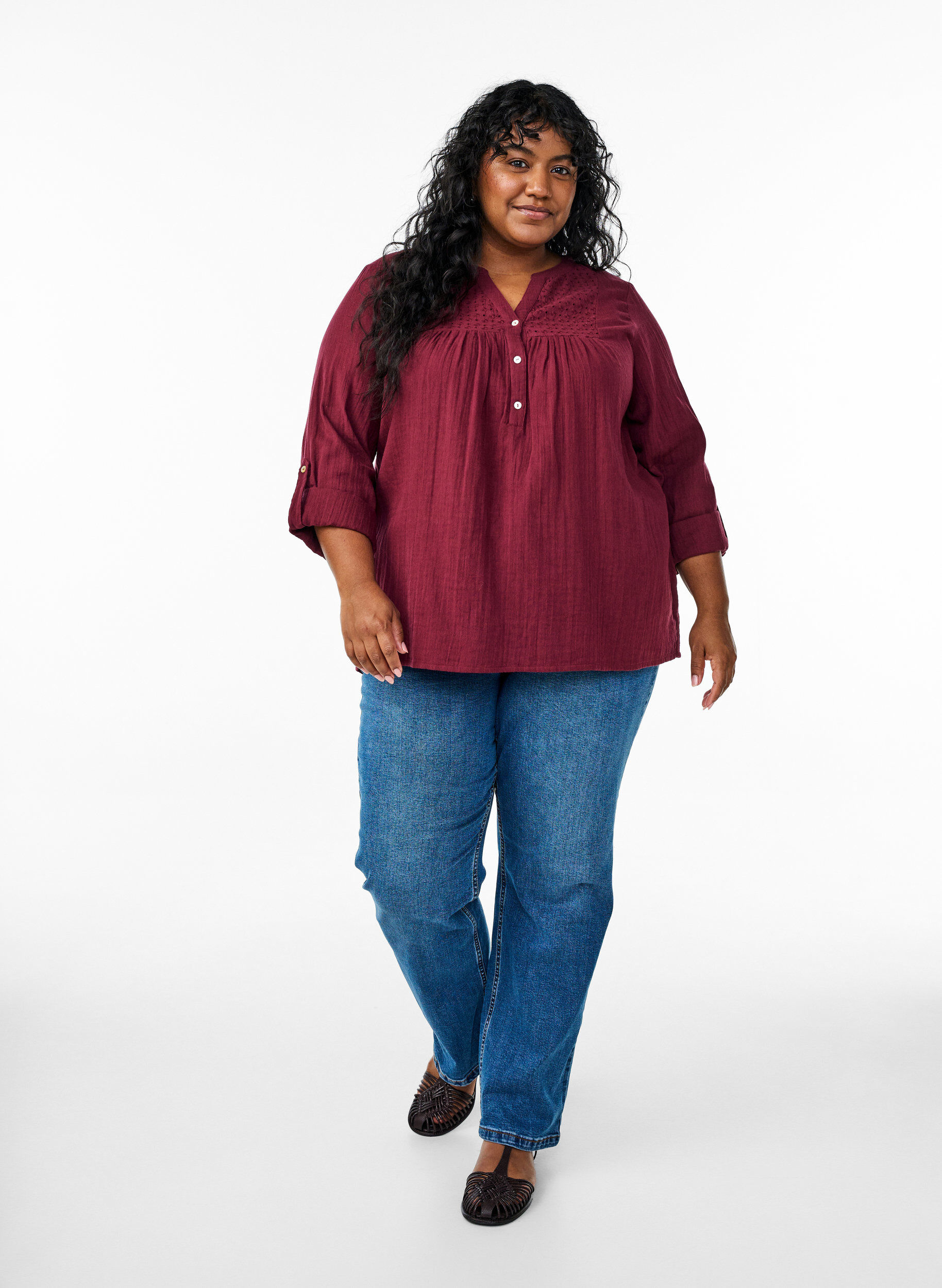 ZizziBlouse in katoenen mousseline met broderie anglaise, Donker Bordeaux, Model image number 1
