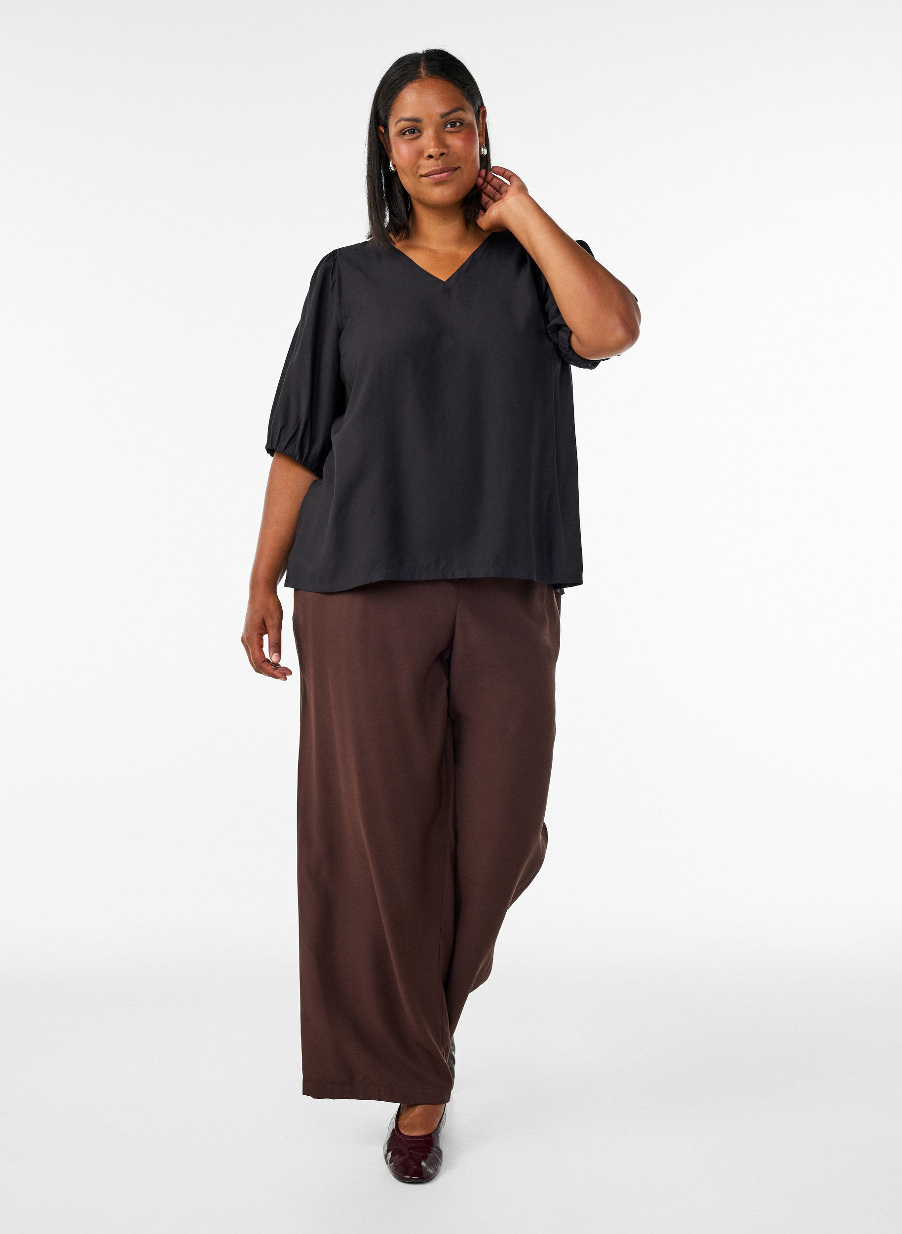 ZizziBlouse en viscose avec col en V, Noir, Model image number 1