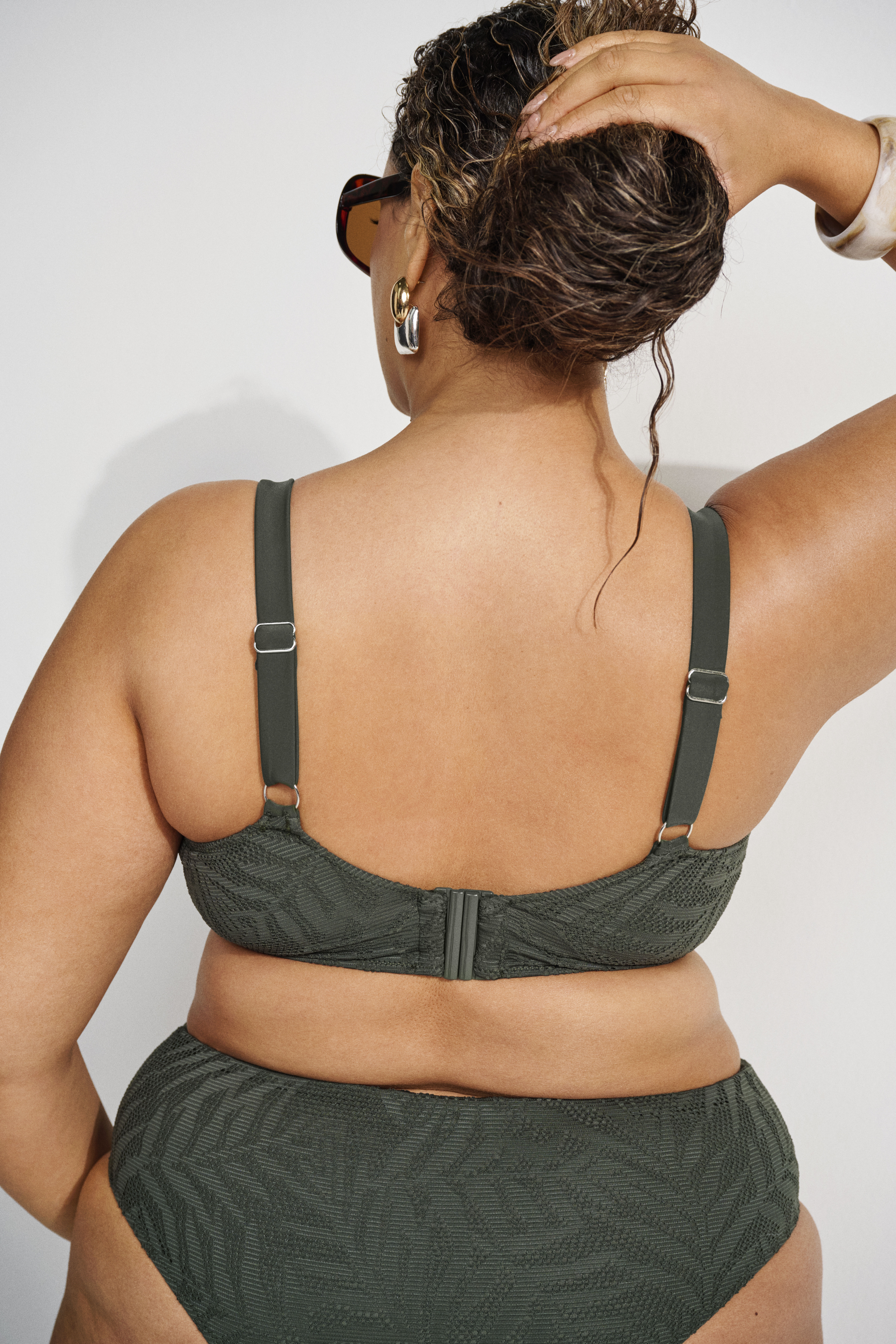 ZizziBikini met gestructureerd mesh, , Model