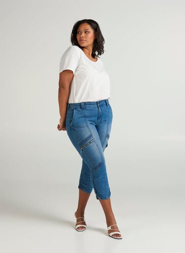 Nille cropped jeans, Blue denim, Model image number 1