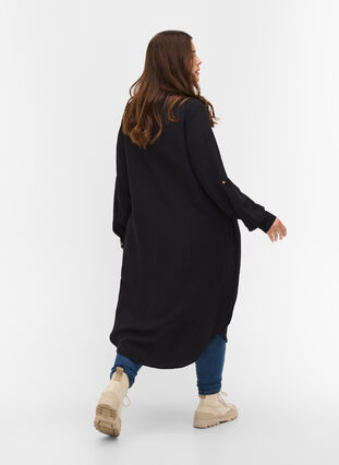 Robe chemise longue en viscose, Black, Model image number 1