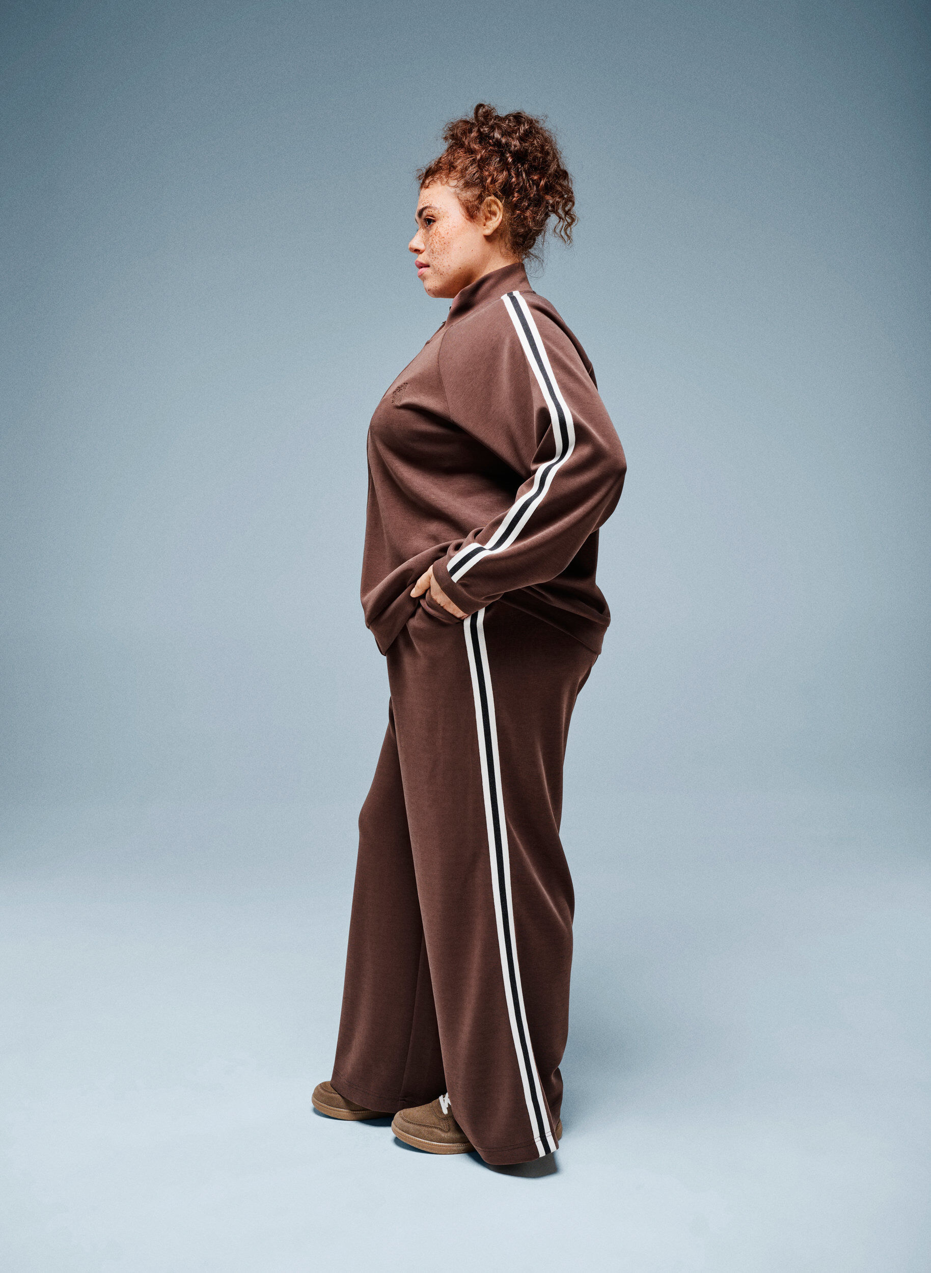 ZizziLosse trainingbroek met een high waist en streepdessin, Bruin, Image image number 0