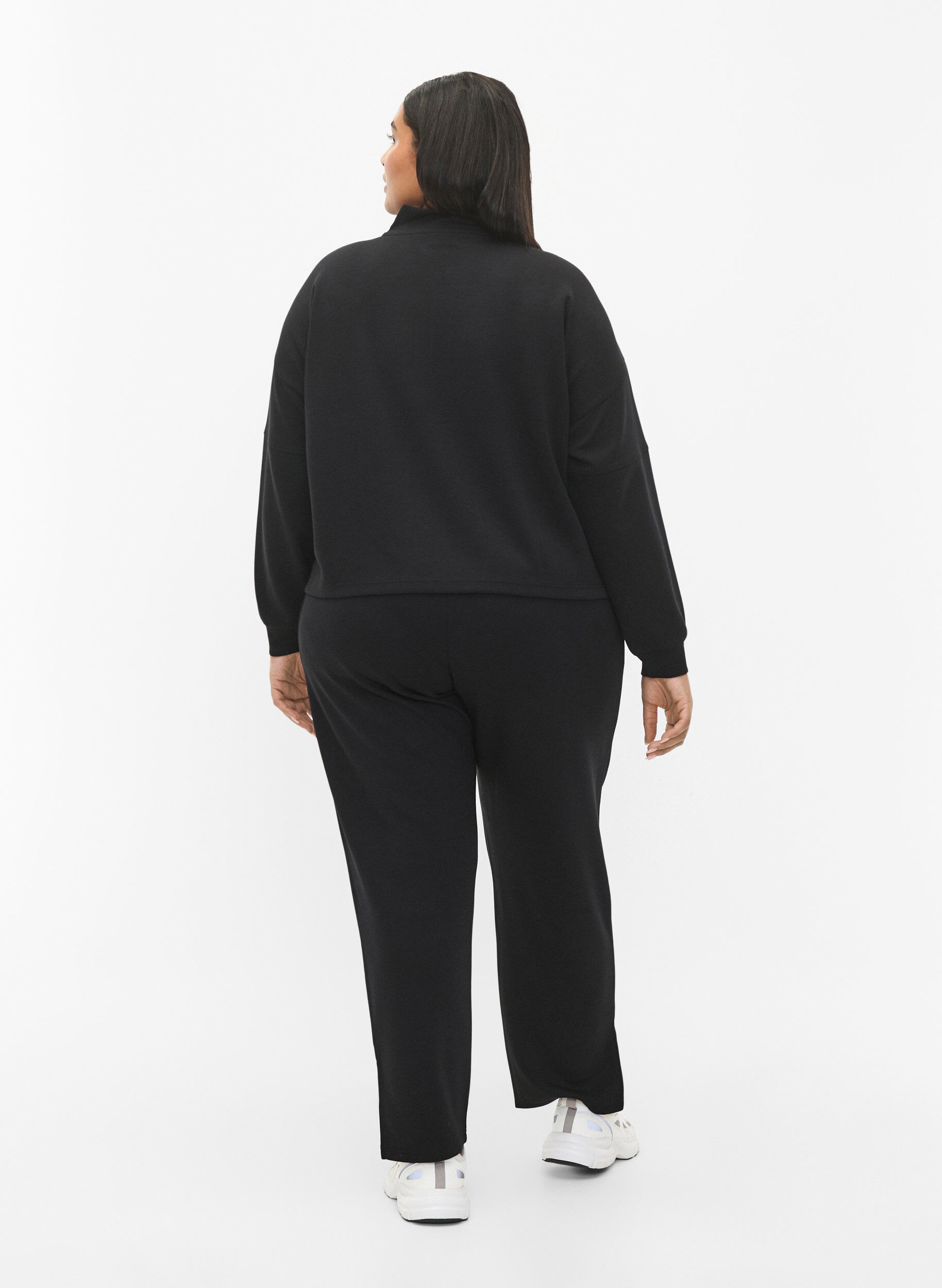 Zizzi Pantalon en m&eacute;lange de modal avec fente, Black, Model image number 1
