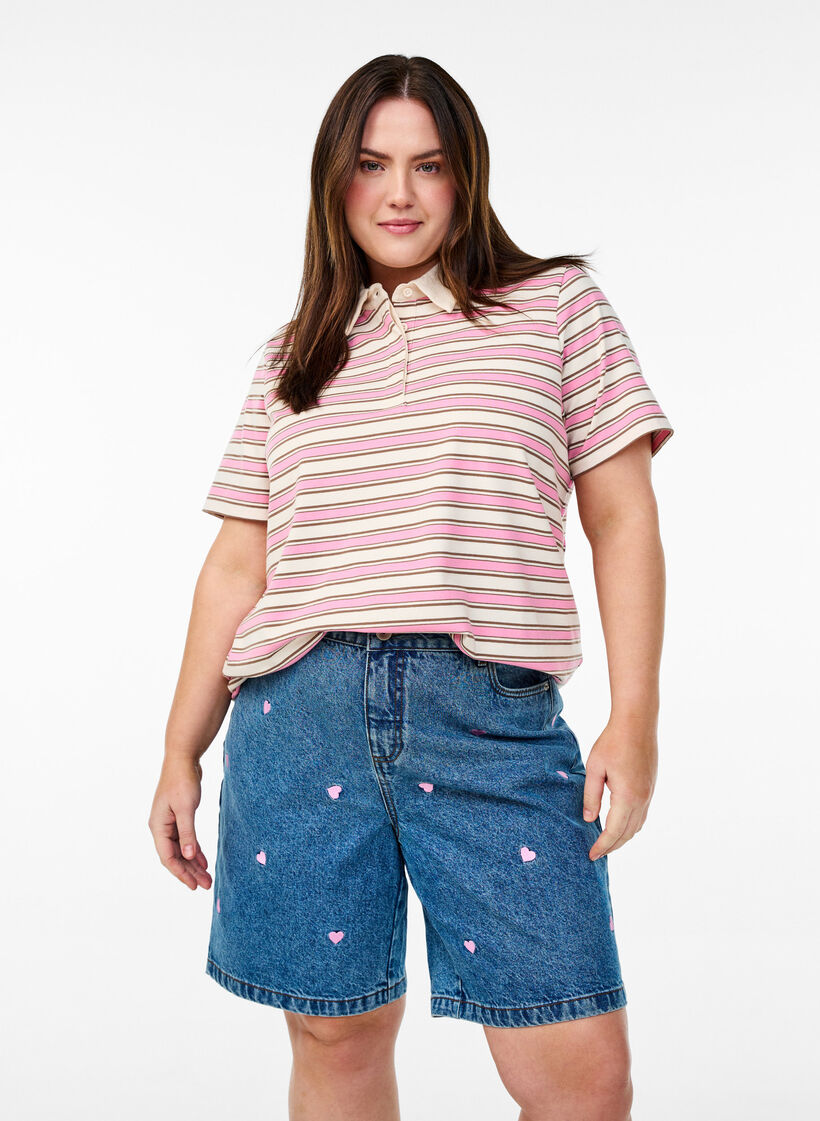Shorts en jean taille haute orn&eacute;s de c&oelig;urs brod&eacute;s, Bleu Clair, Model image number 0
