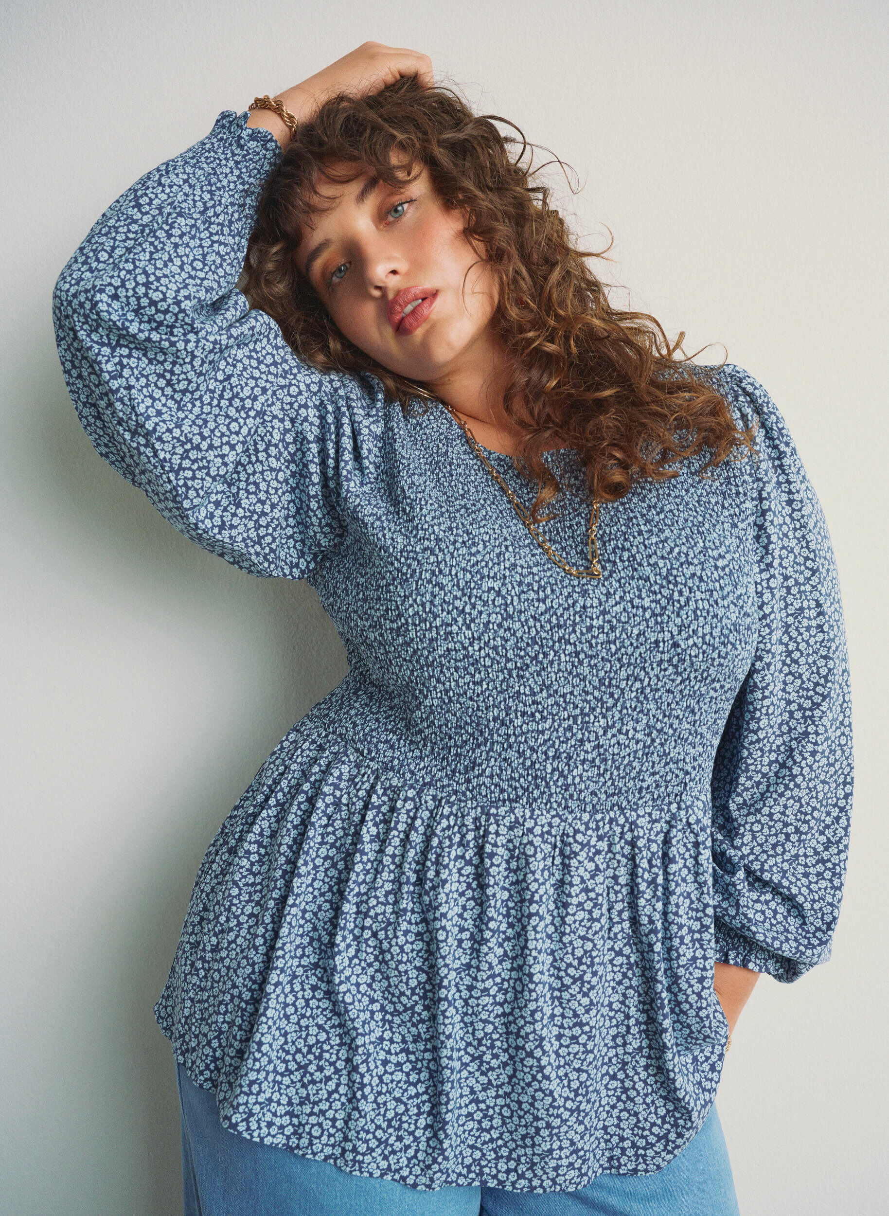 ZizziBlouse avec haut smock&eacute; et imprim&eacute; fleuri, Bleu, Image image number 0