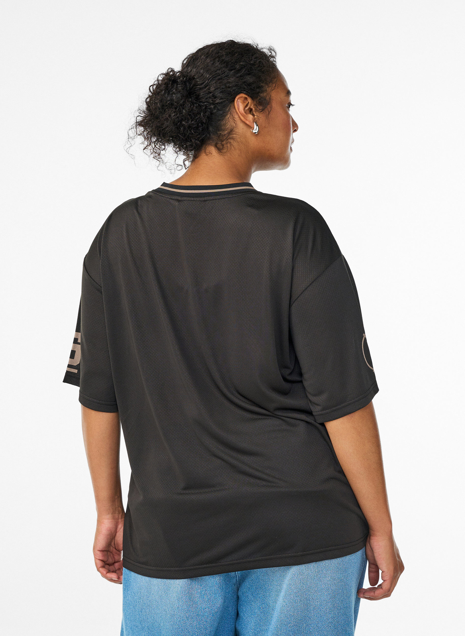 ZizziSportief T-shirt met V-hals en raceprint, Zwart, Model image number 2