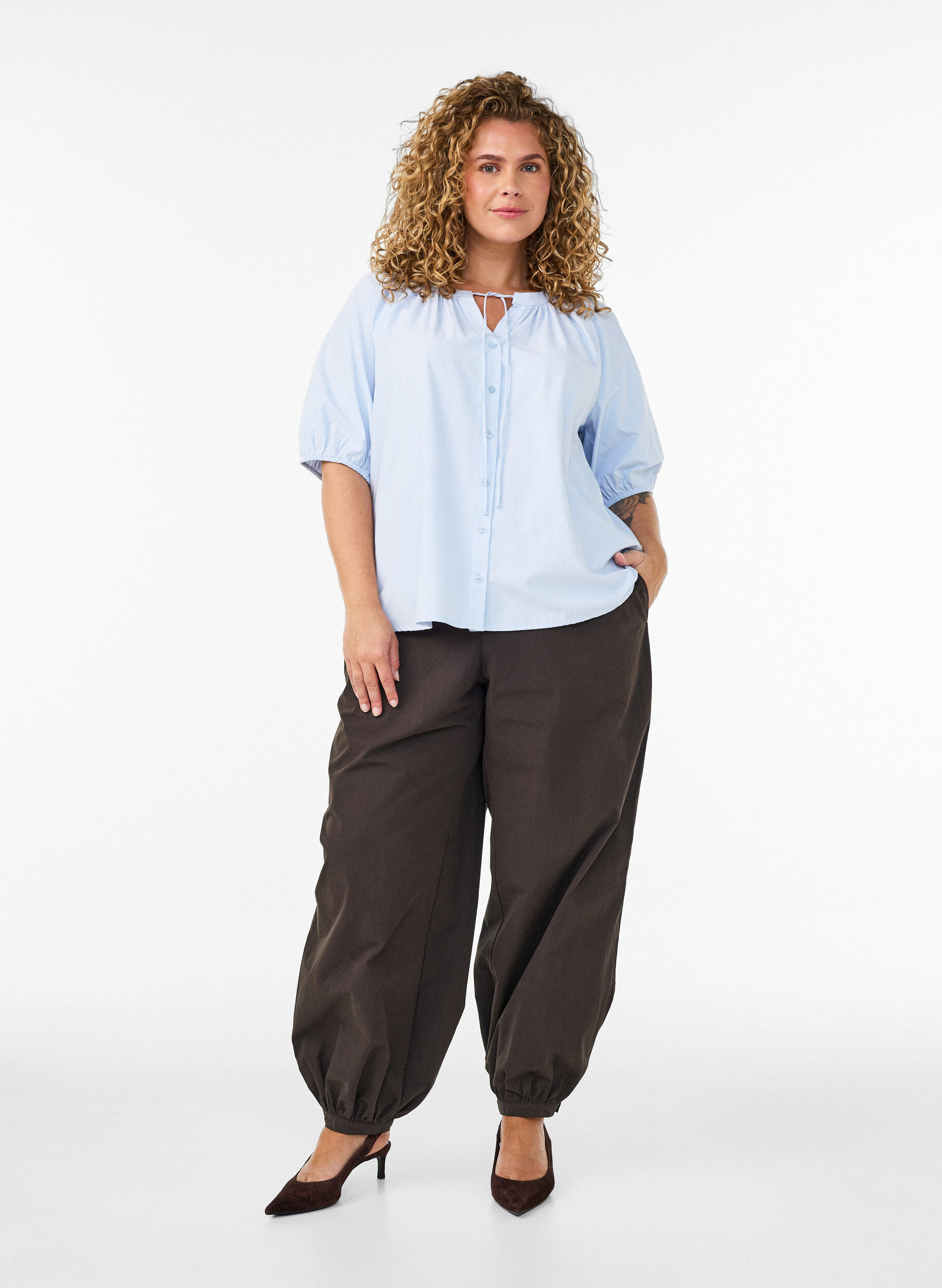 ZizziOverhemdblouse met knoopsluiting en strikceintuur, Blauw, Model image number 1
