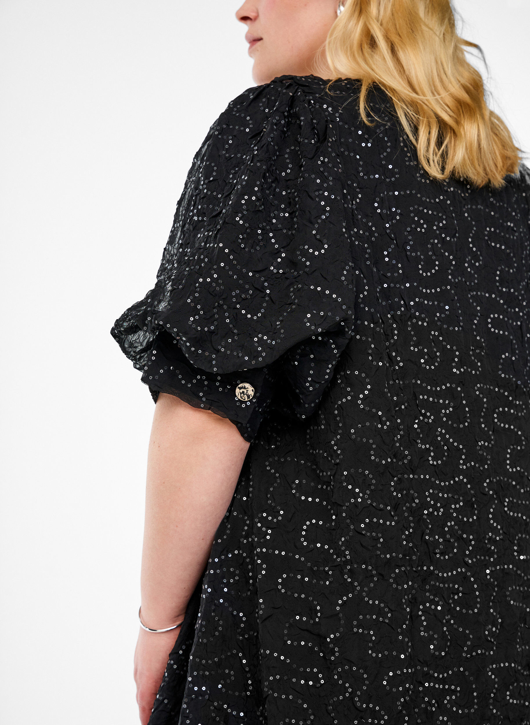 Zizzi Robe de soir&eacute;e courte &agrave; paillettes, Noir, Model image number 3