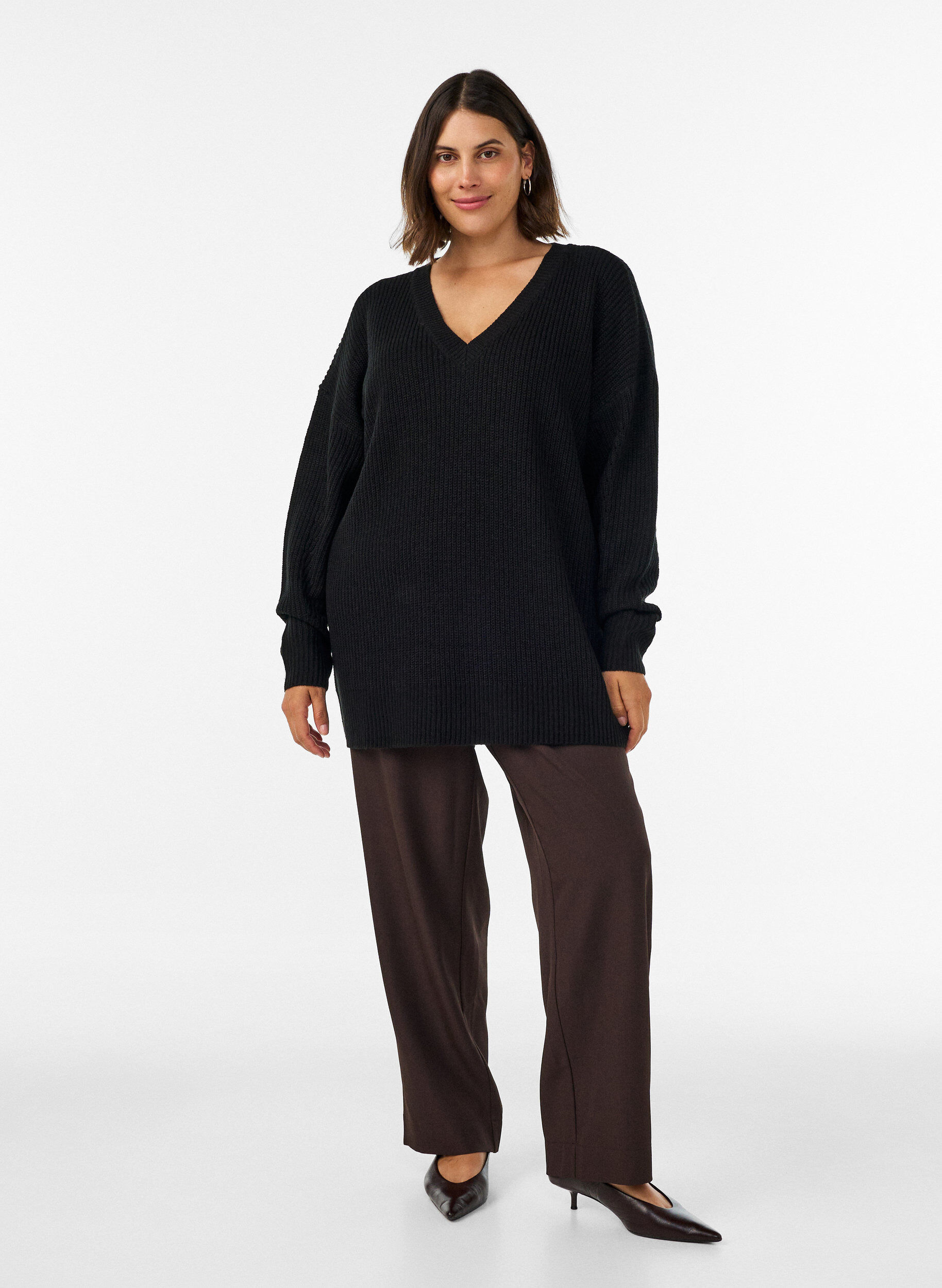 ZizziBlouse longue en maille c&ocirc;tel&eacute;e avec col en V, Noir, Model image number 1