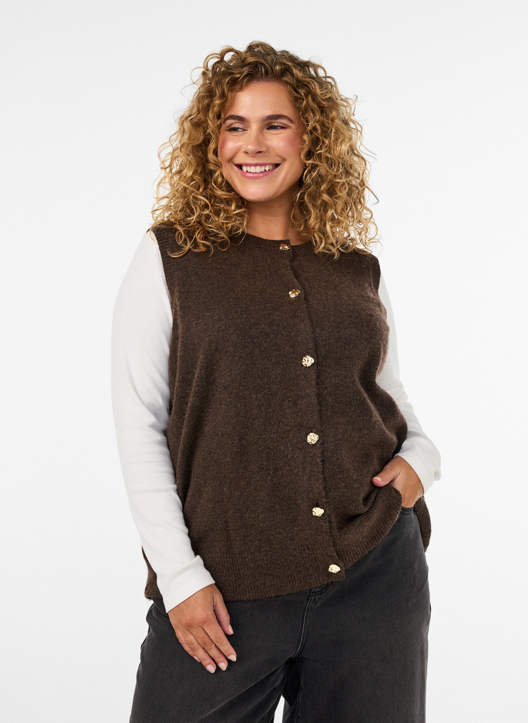 Gebreide vest met decoratieve knopen, Bruin, Model