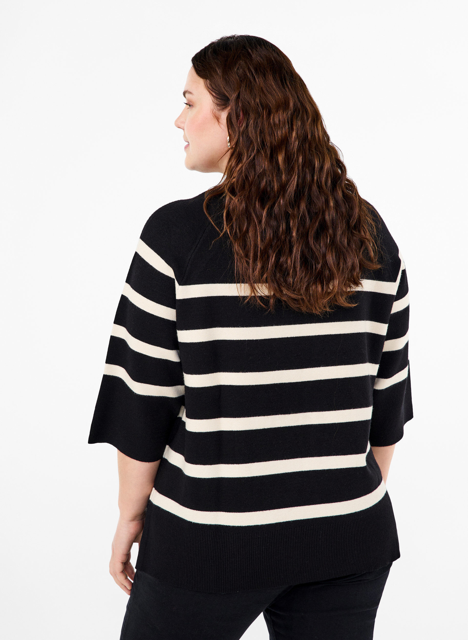 Zizzi Chemisier ray&eacute; en tricot &agrave; manches 3/4, Black Birch Stripes, Model image number 1