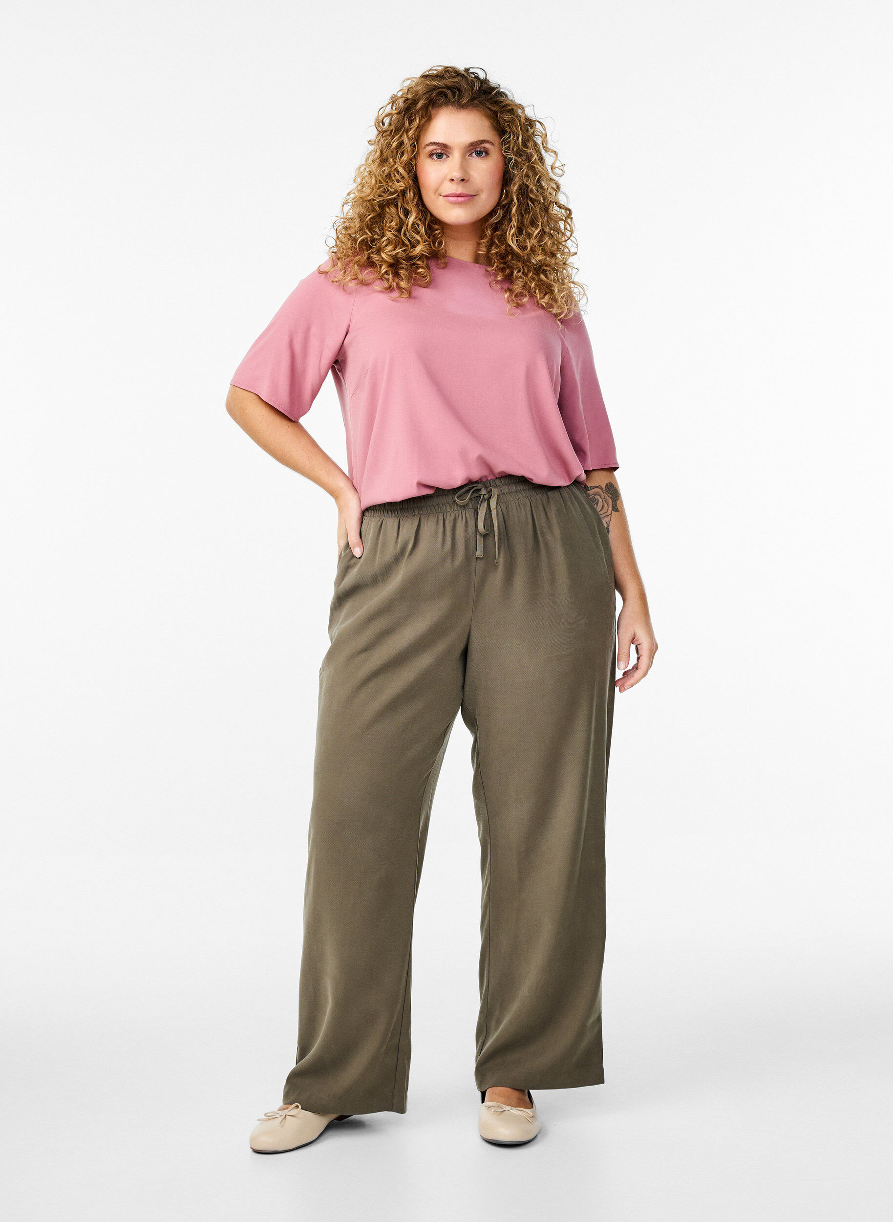 FLASH - Pantalon en viscose avec ceinture &eacute;lastique, Vert, Model