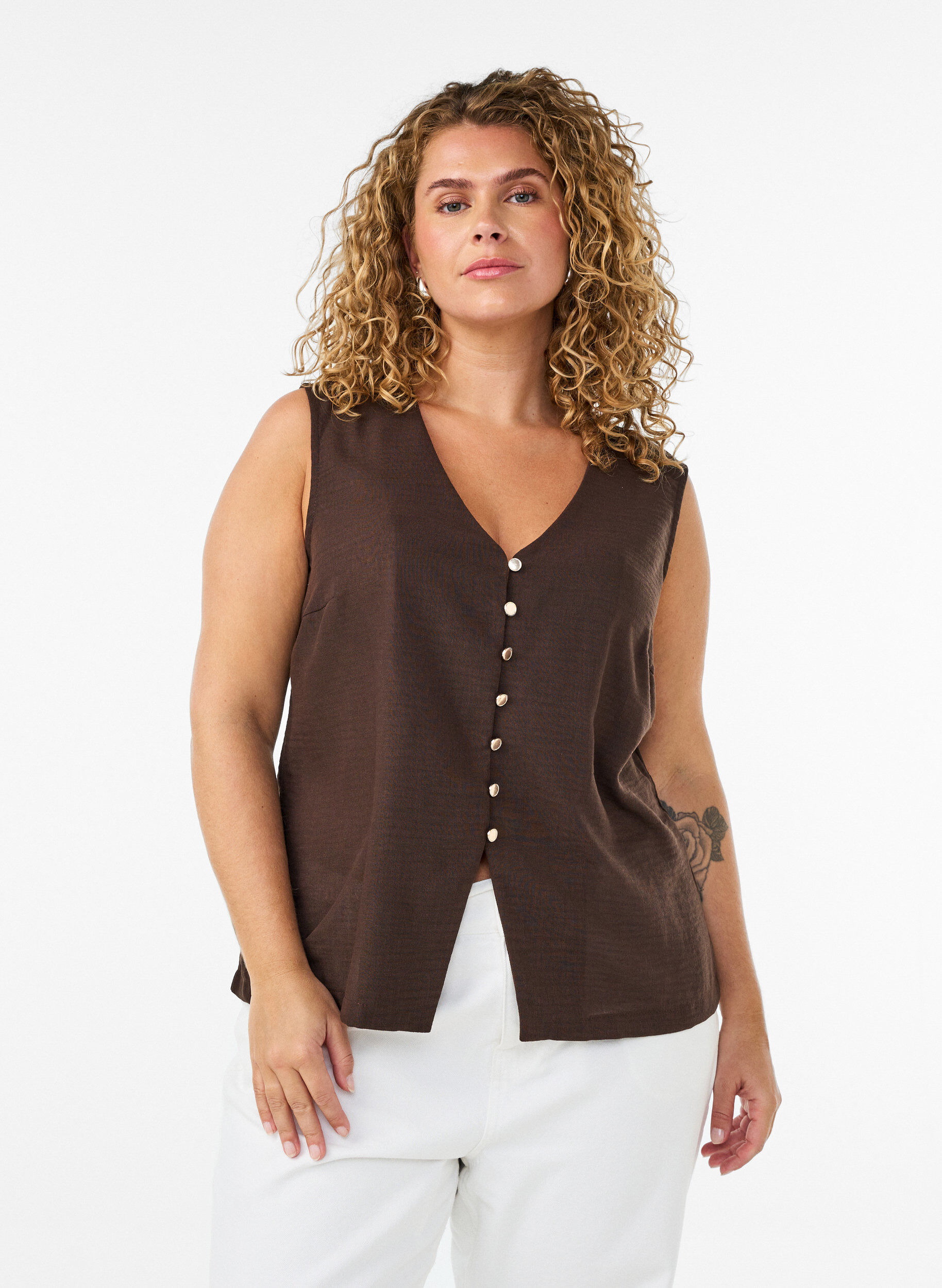 Gilet sans manches avec col en V et boutons, Marron, Model