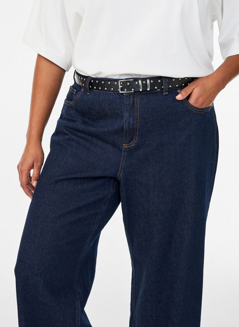 Ceinture clout&eacute;e en similicuir, Noir, Model image number 0