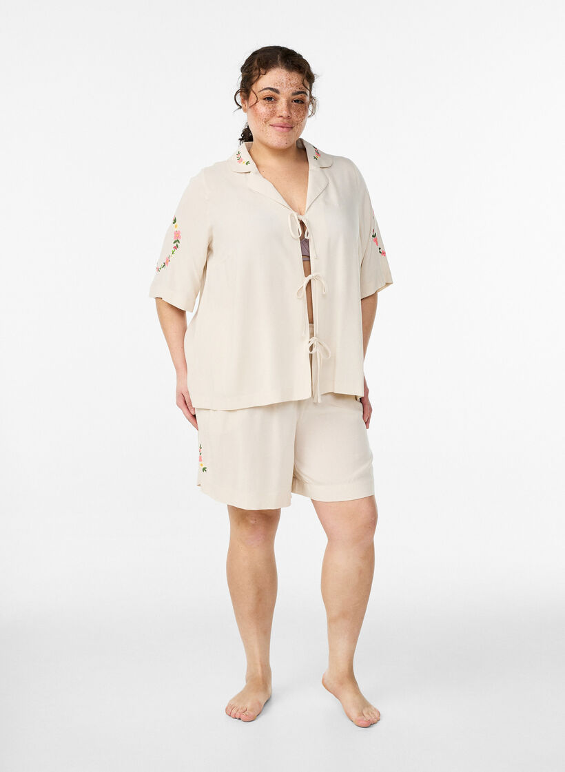 Losse pyjamashorts in viscose met een high waist, Beige, Model image number 1