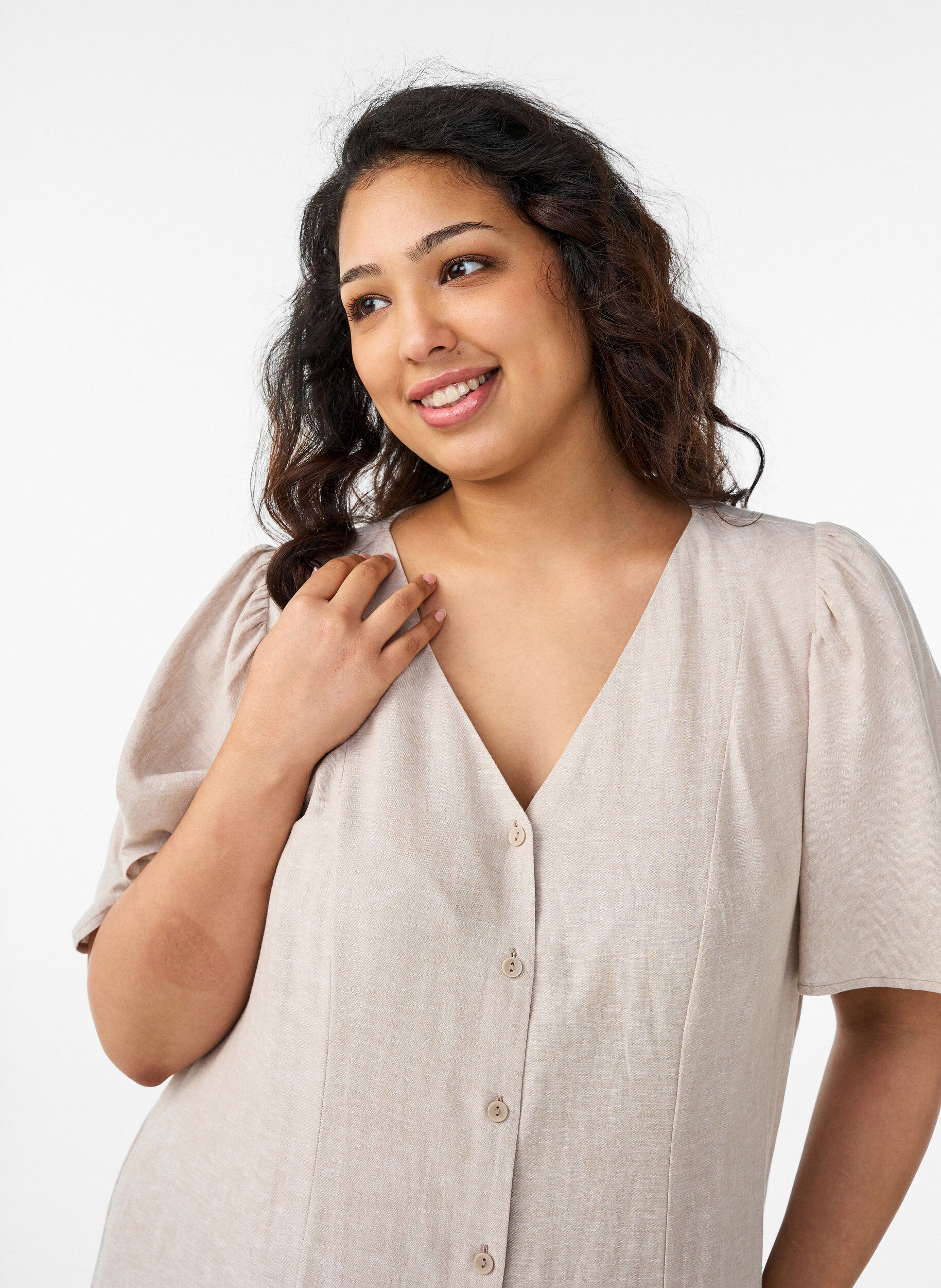 Zizzi Robe midi en lin et viscose avec manches &agrave; volants, Beige, Model image number 2