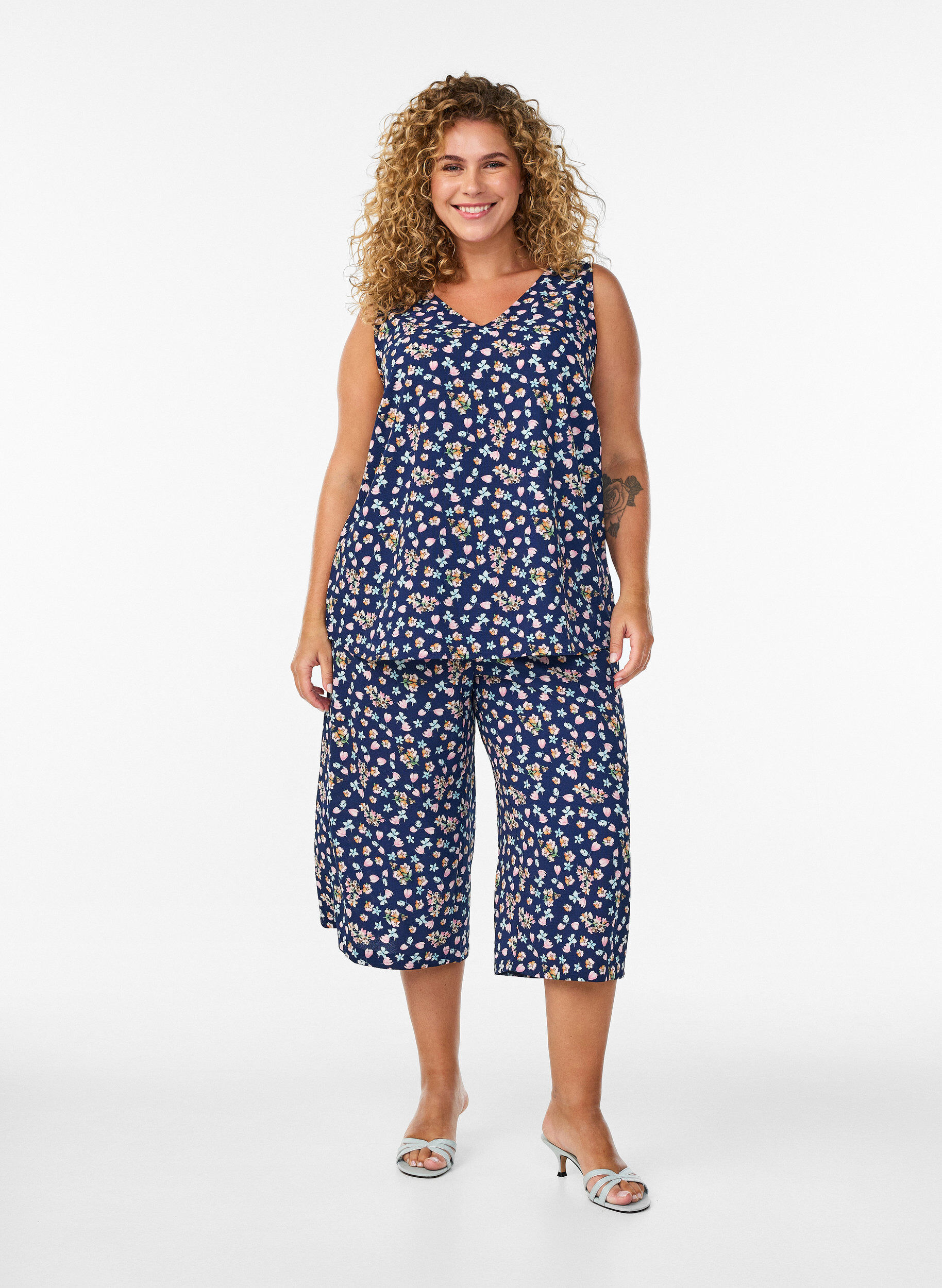 ZizziTop met print en V-hals, Blauw, Model image number 1